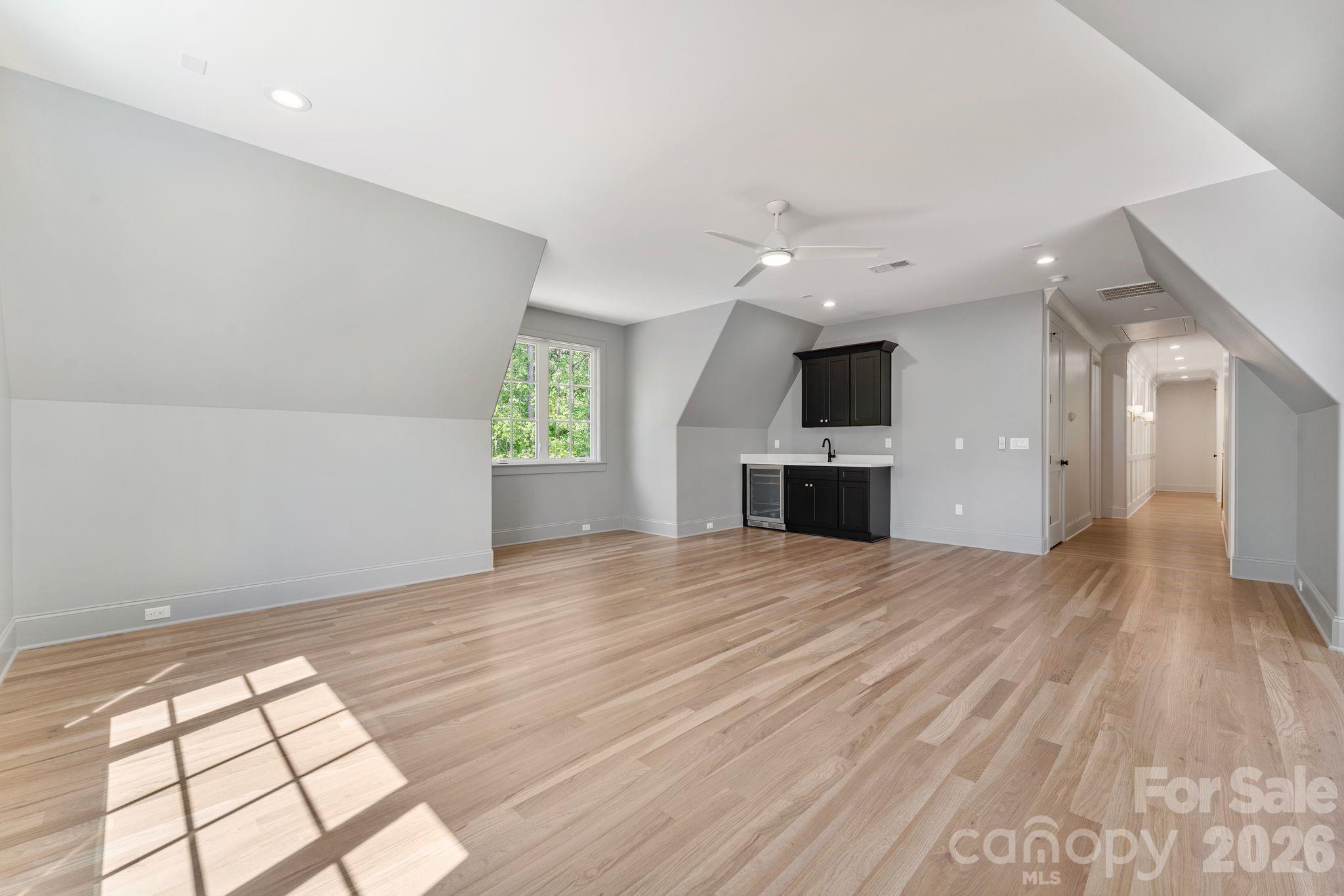 8016 Gulf Creek Road — Lancaster