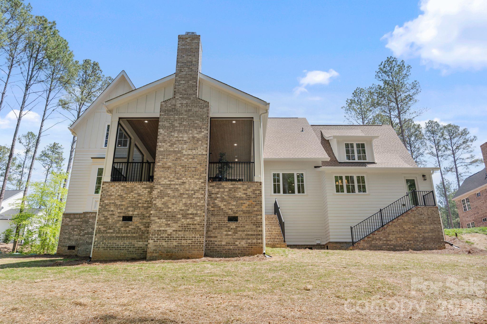 8016 Gulf Creek Road — Lancaster