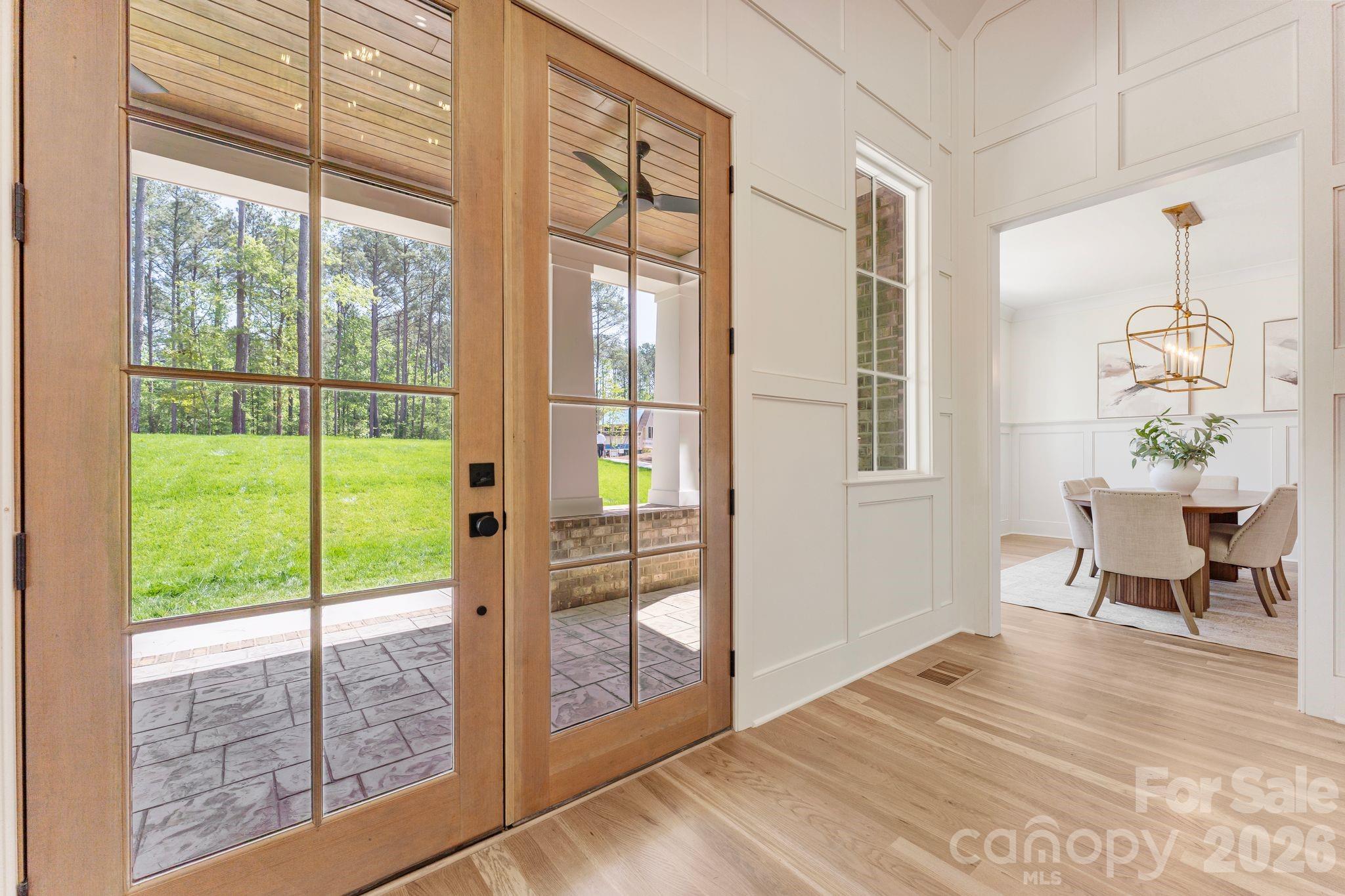 8016 Gulf Creek Road — Lancaster