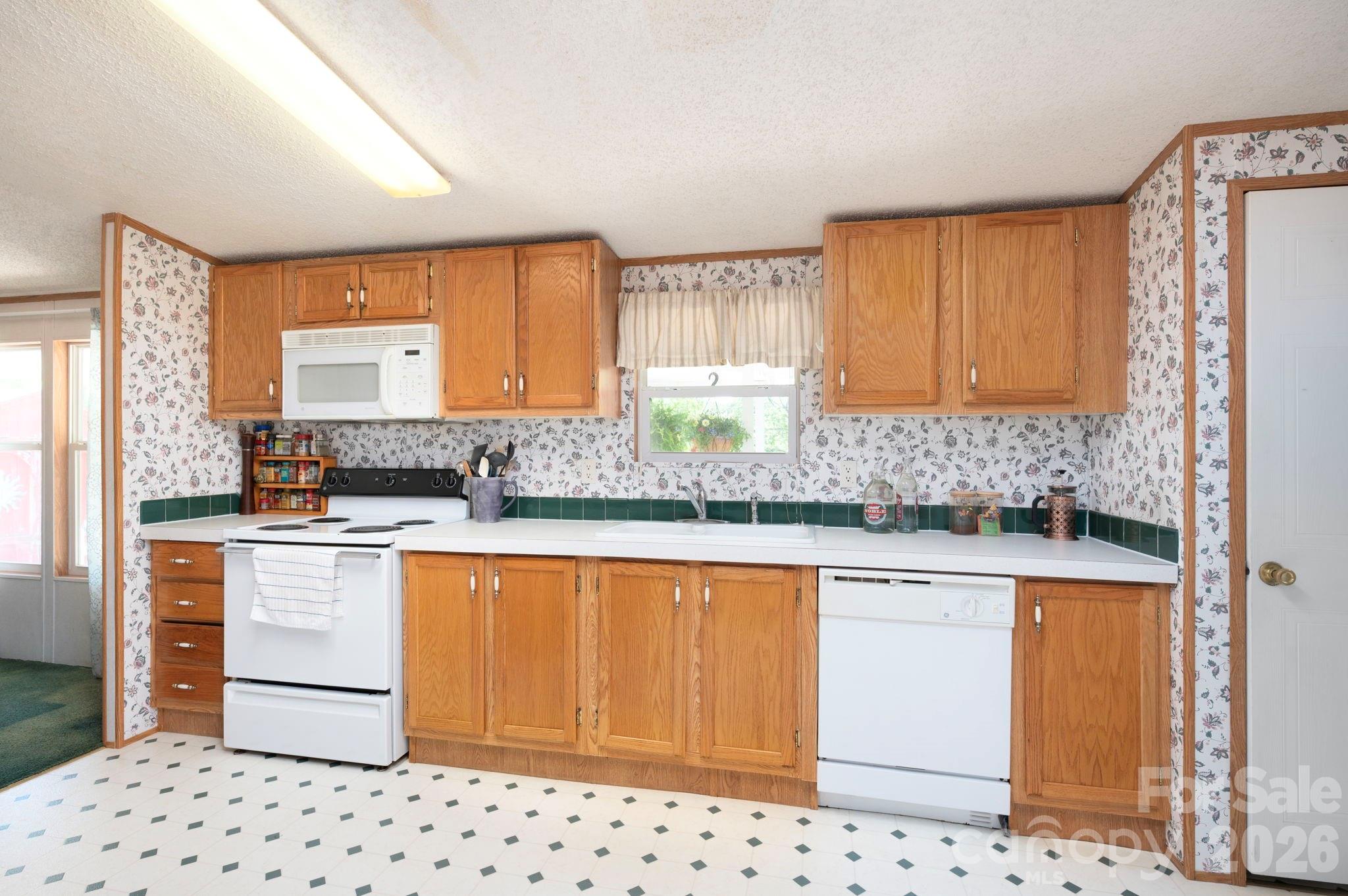 66 Green Oak Road — Asheville