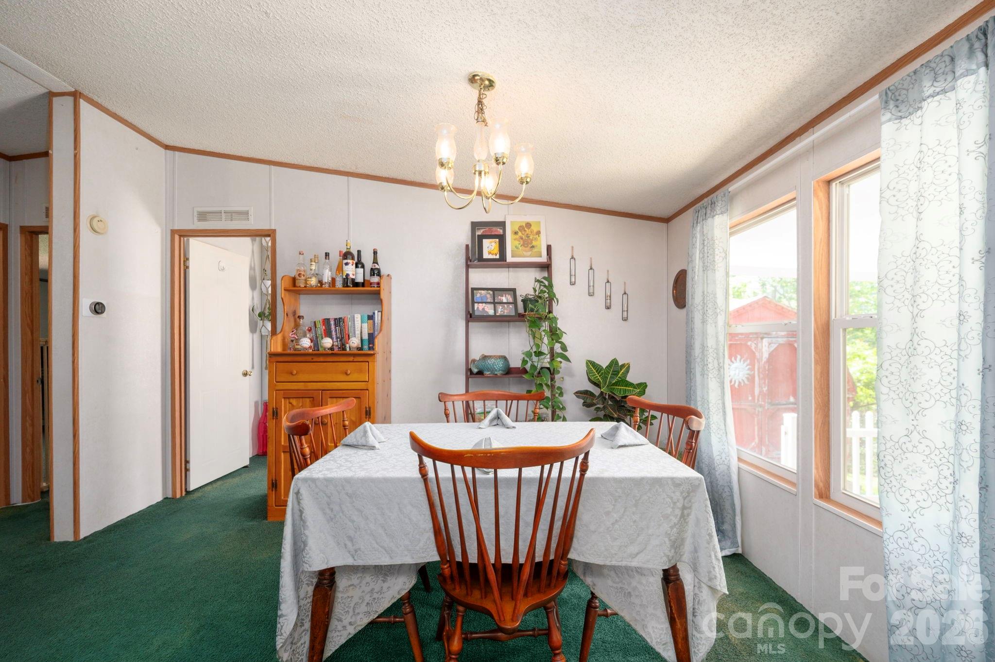 66 Green Oak Road — Asheville