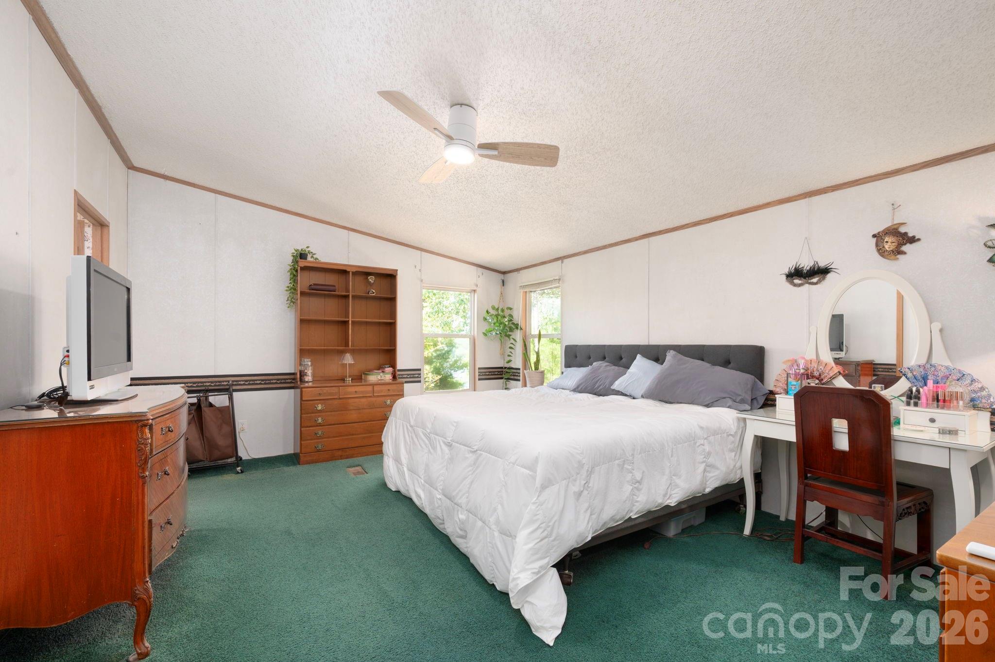 66 Green Oak Road — Asheville