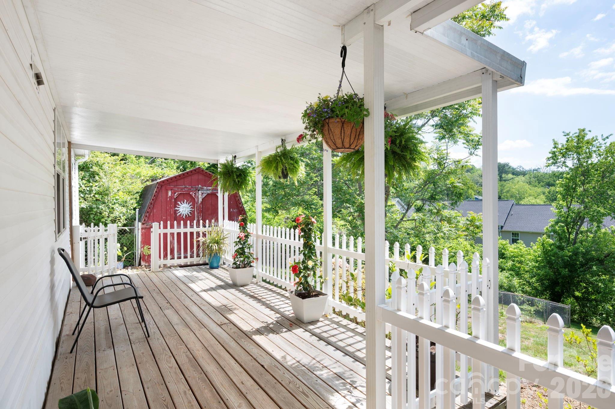 66 Green Oak Road — Asheville