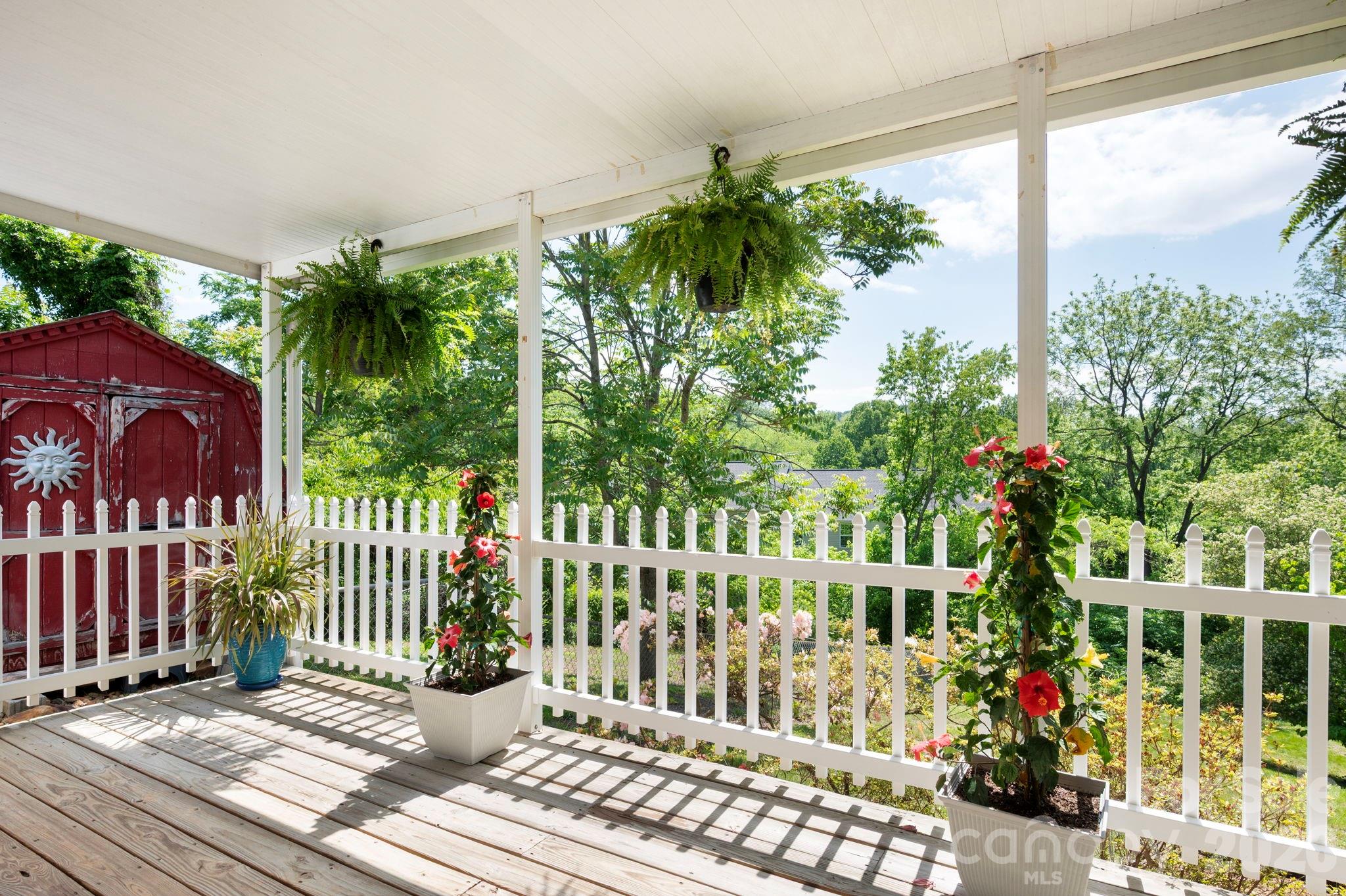 66 Green Oak Road — Asheville