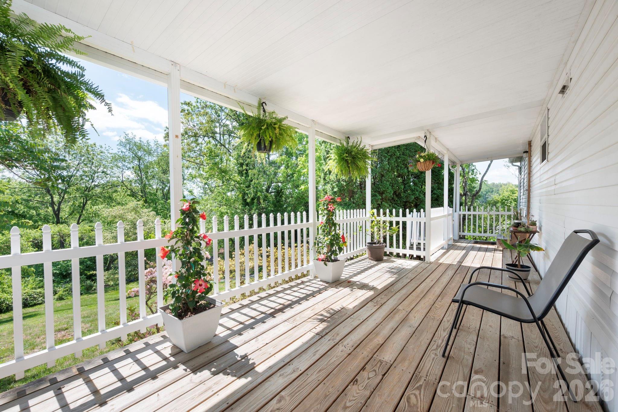 66 Green Oak Road — Asheville
