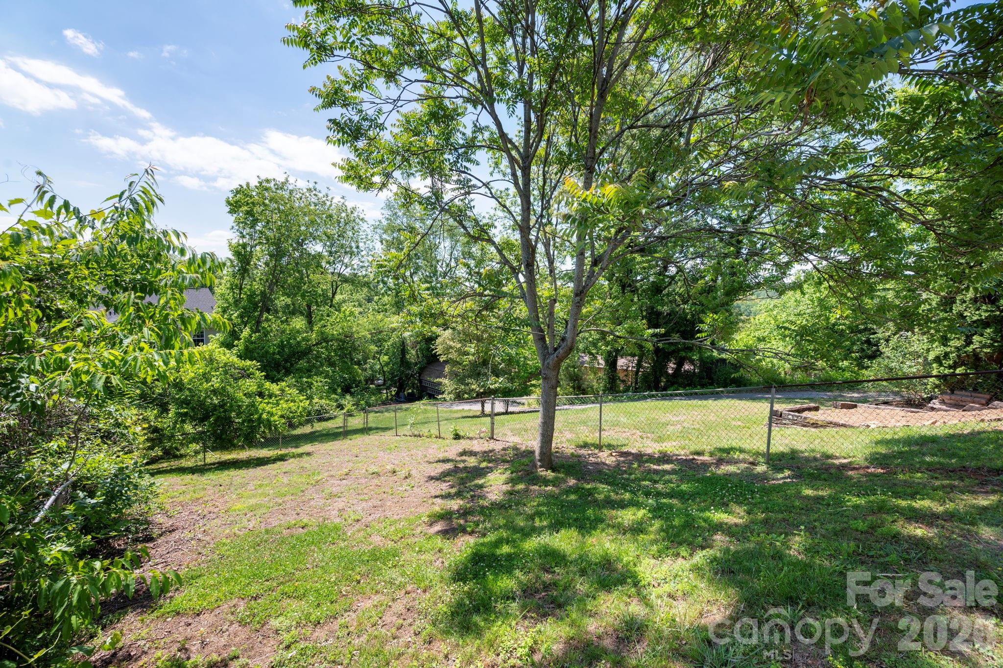 66 Green Oak Road — Asheville