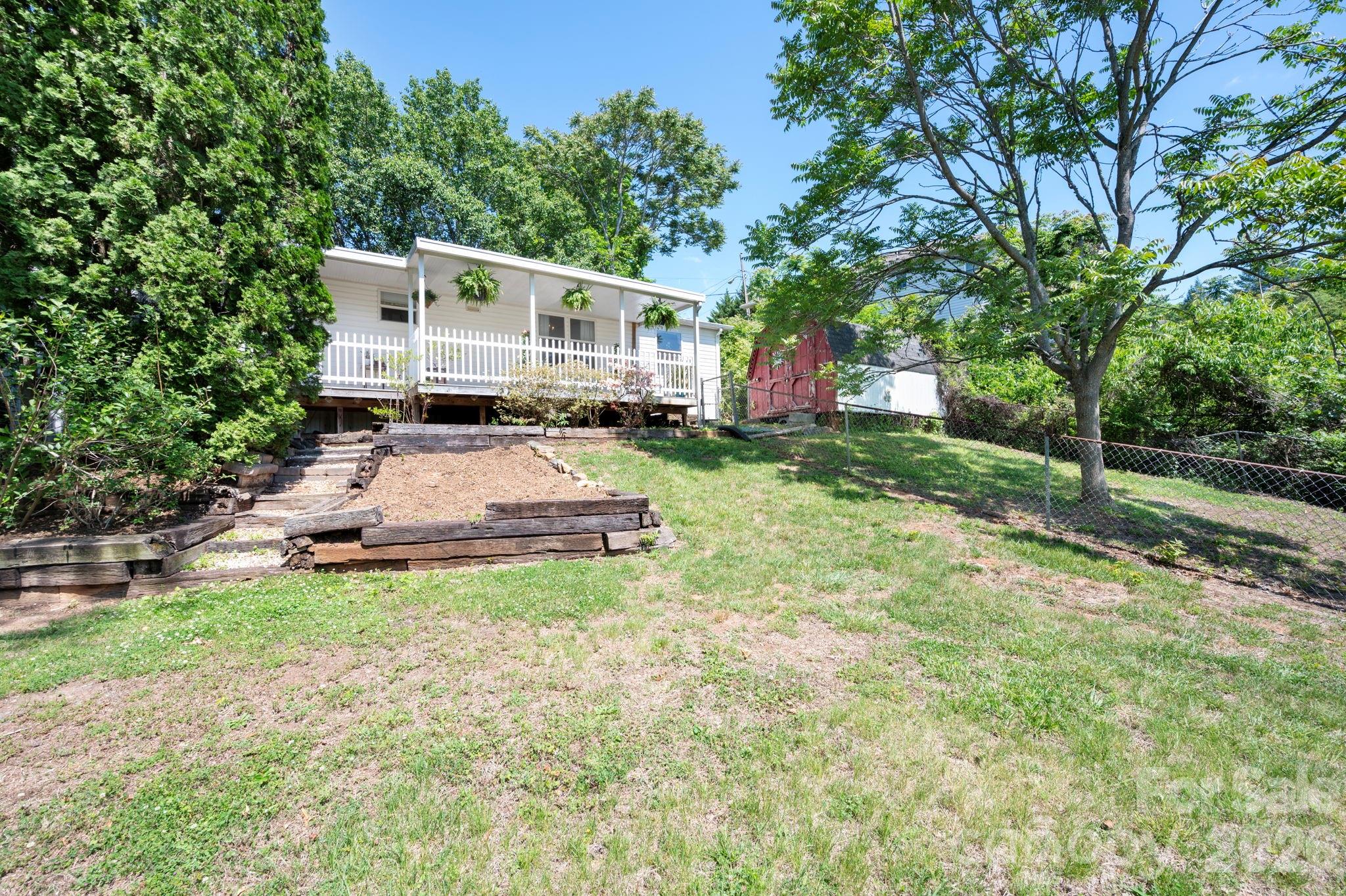 66 Green Oak Road — Asheville