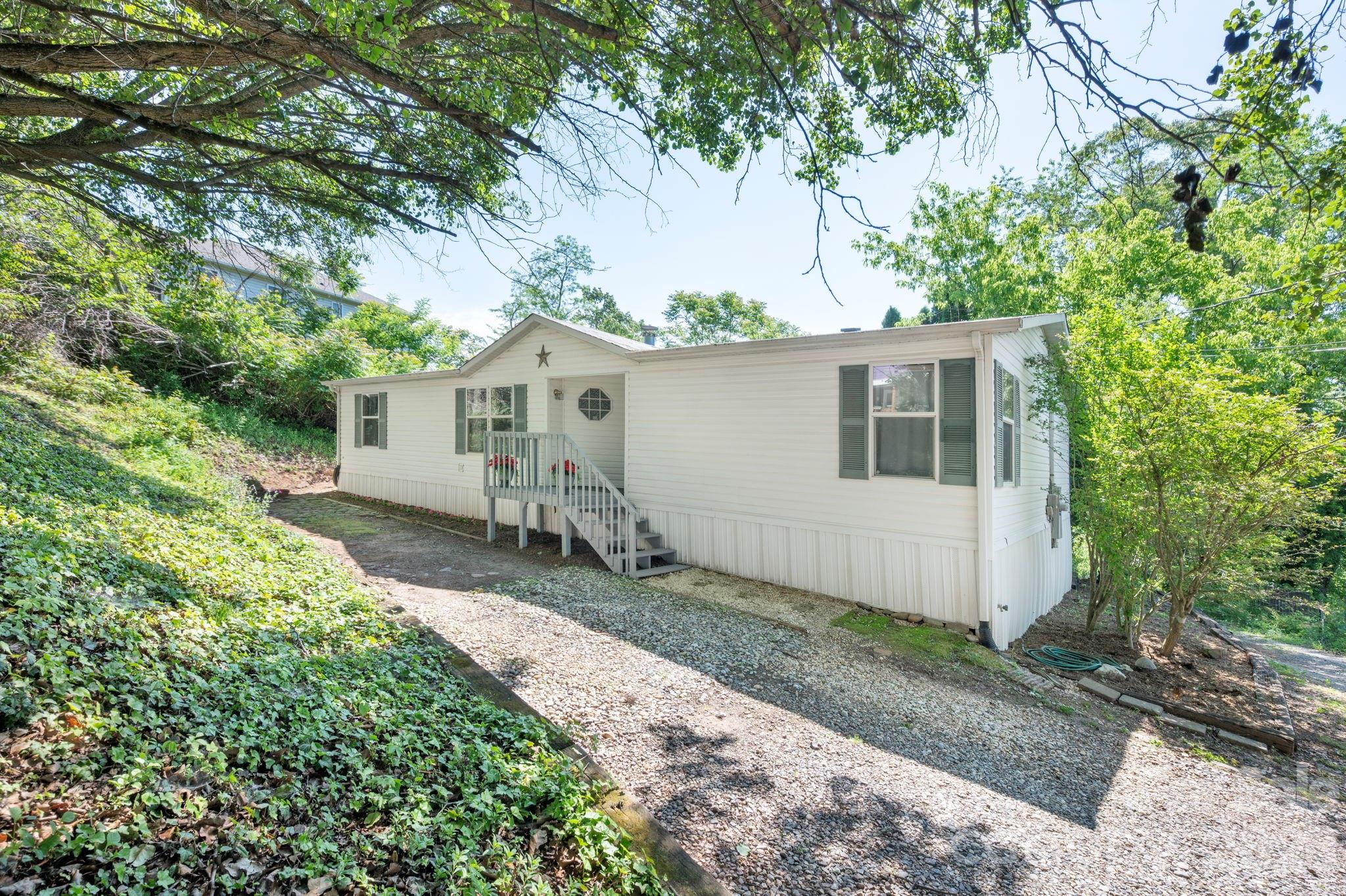 66 Green Oak Road — Asheville