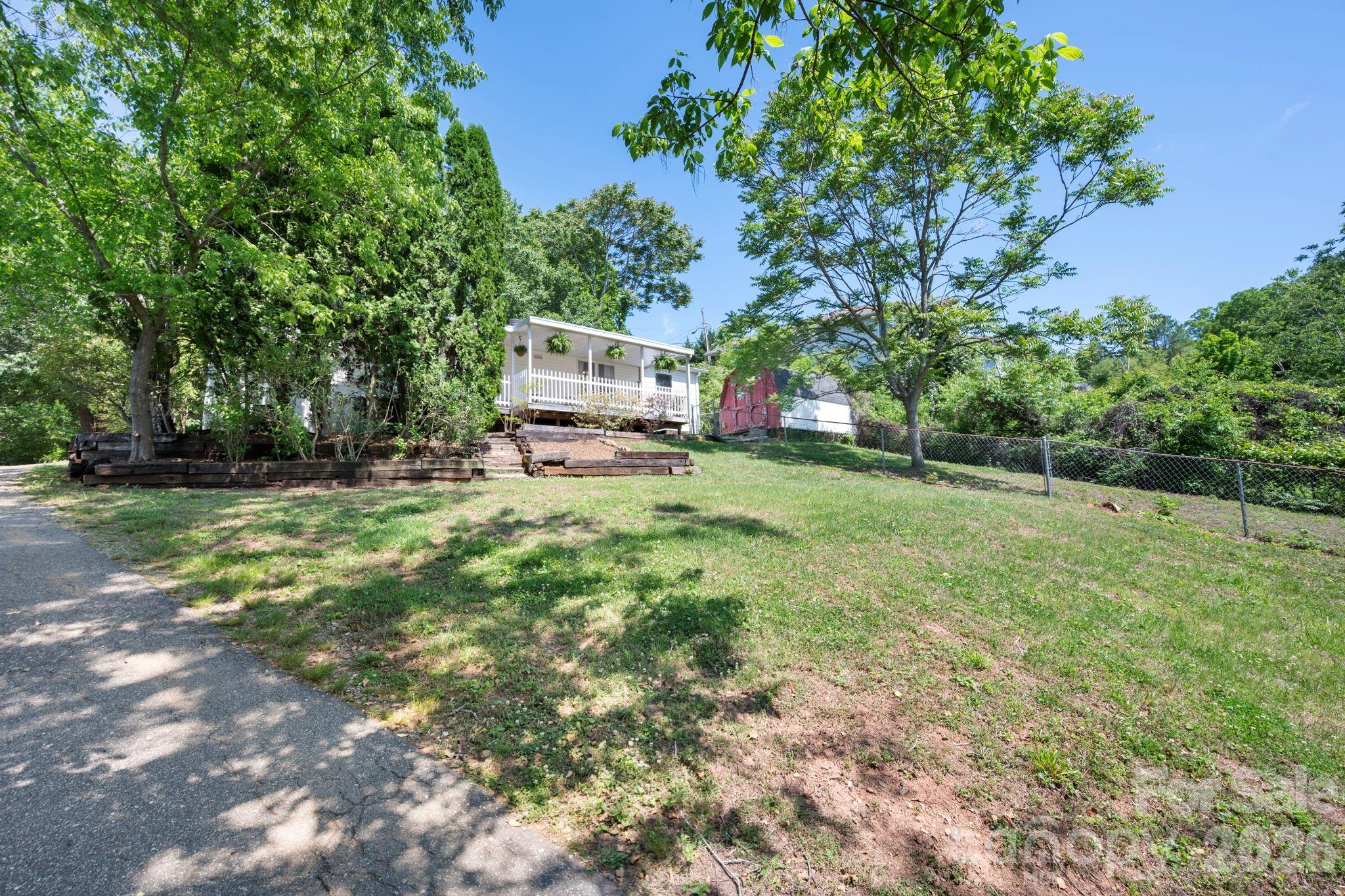 66 Green Oak Road — Asheville