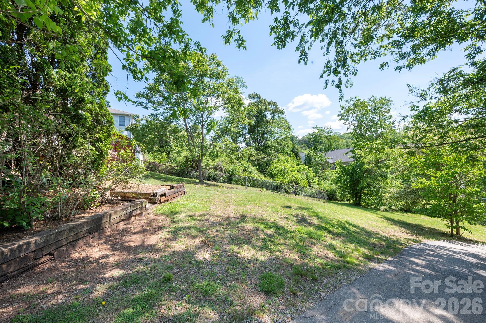 66 Green Oak Road — Asheville