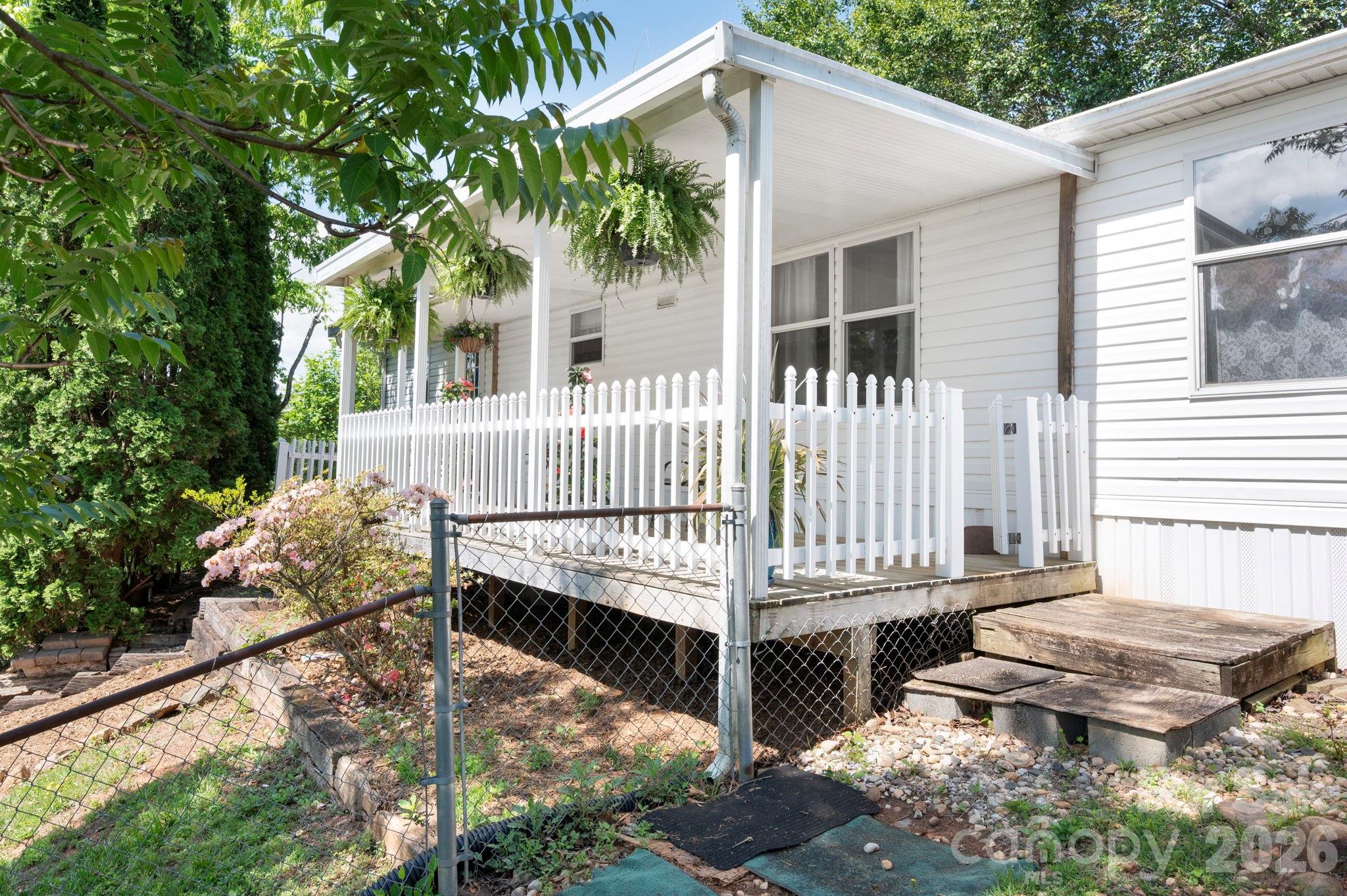 66 Green Oak Road — Asheville