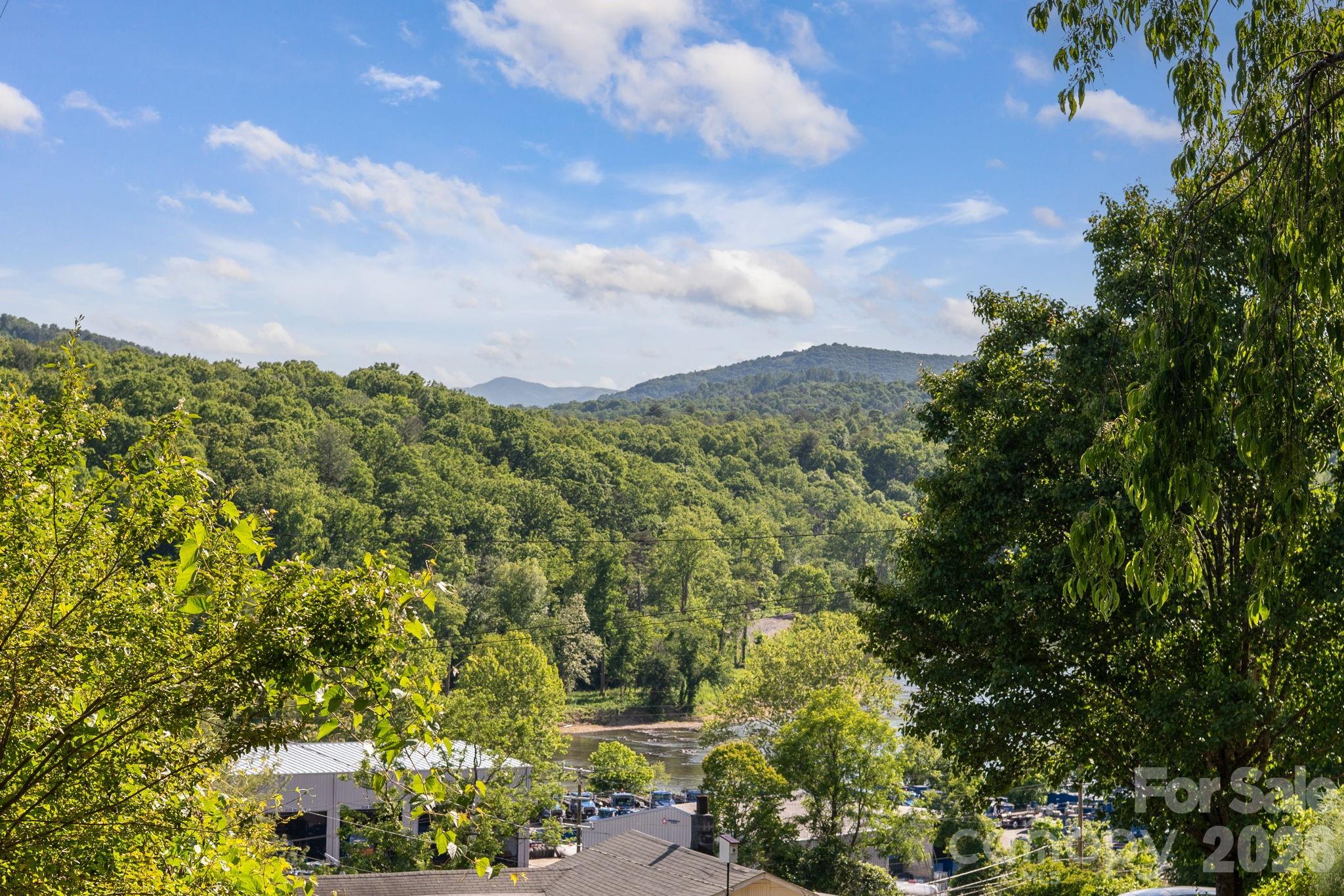 66 Green Oak Road — Asheville