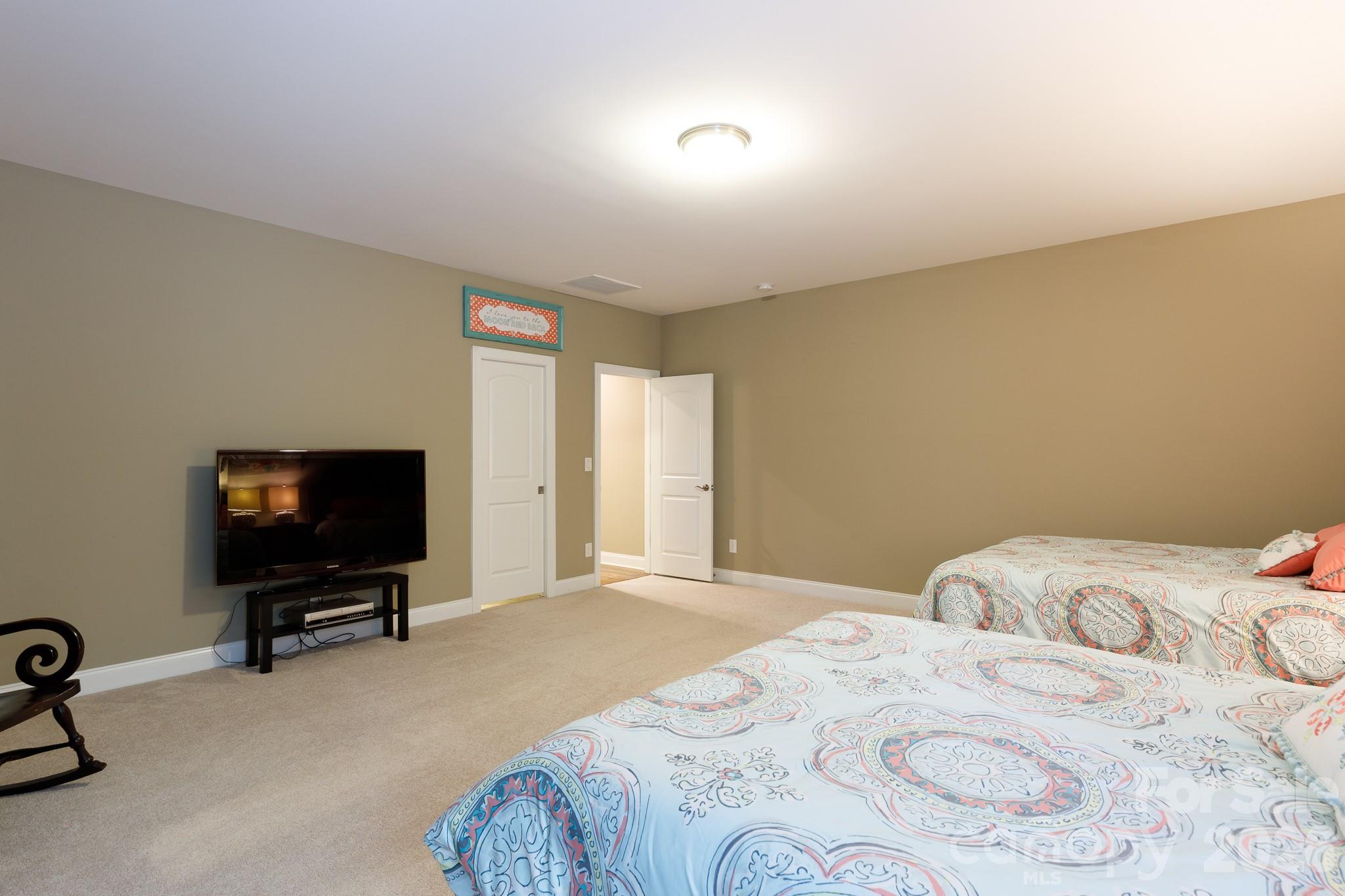 6704 Montgomery Road — Lake Wylie