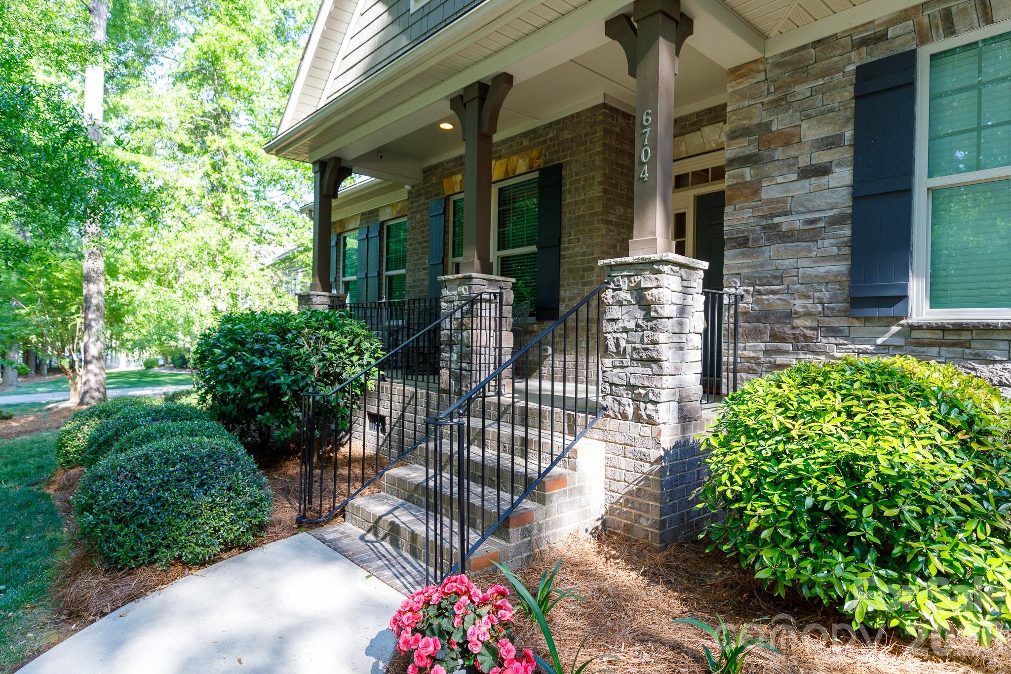 6704 Montgomery Road — Lake Wylie