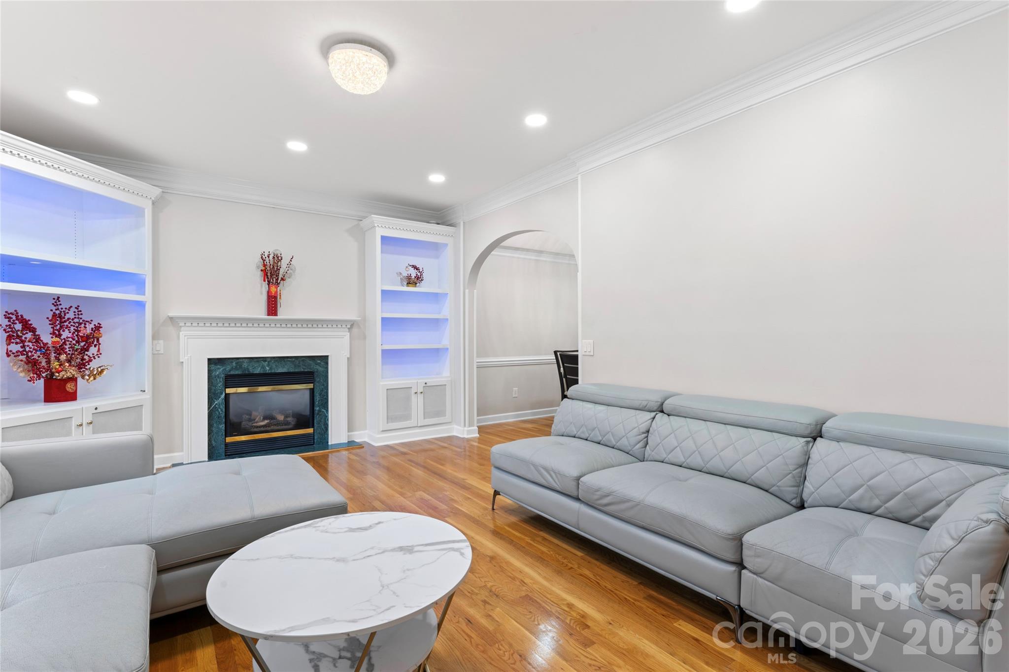 220 35th Avenue NE — Hickory