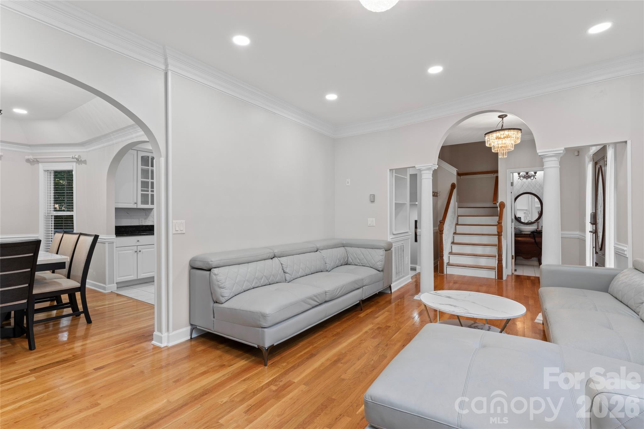 220 35th Avenue NE — Hickory