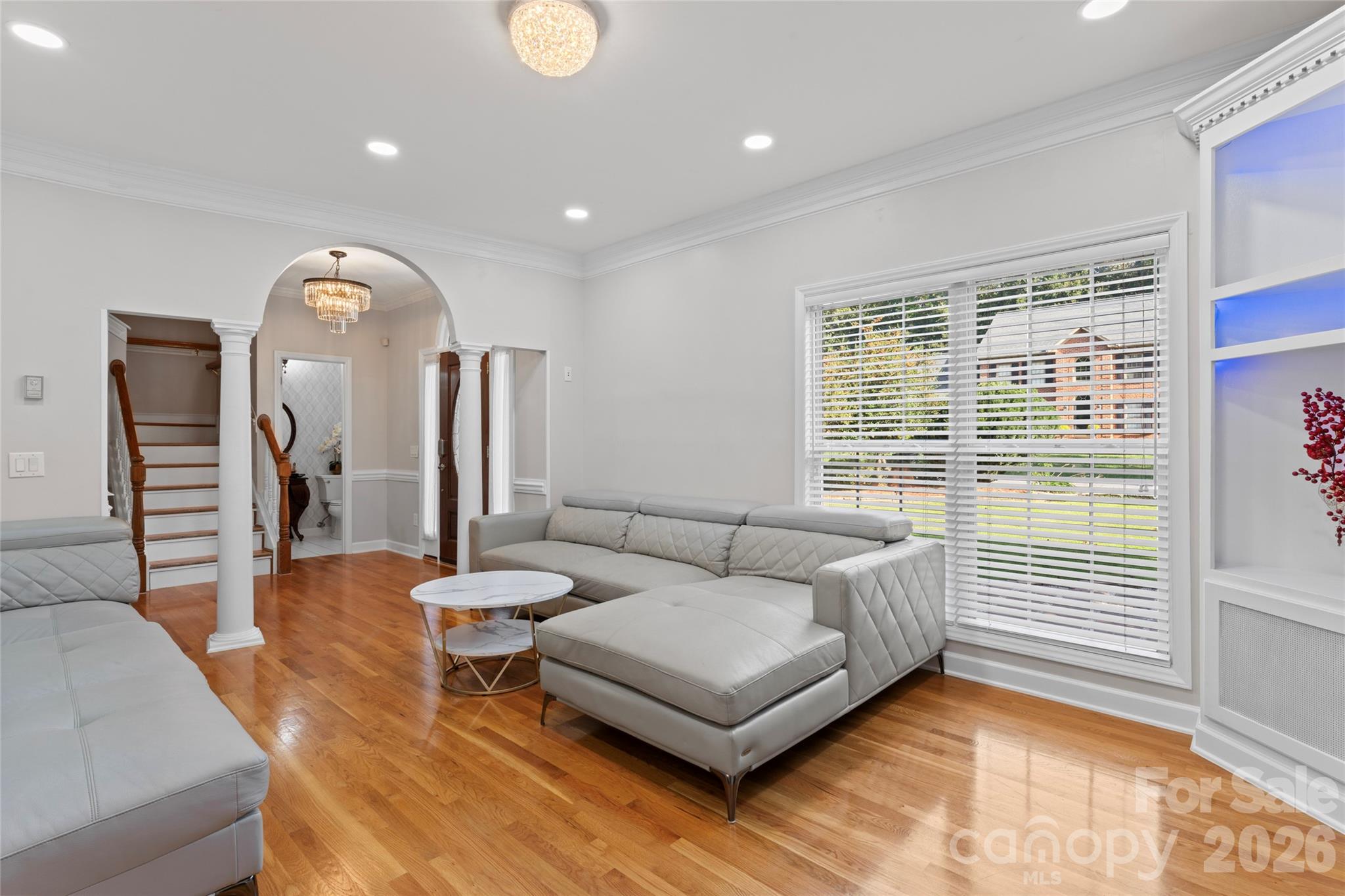 220 35th Avenue NE — Hickory