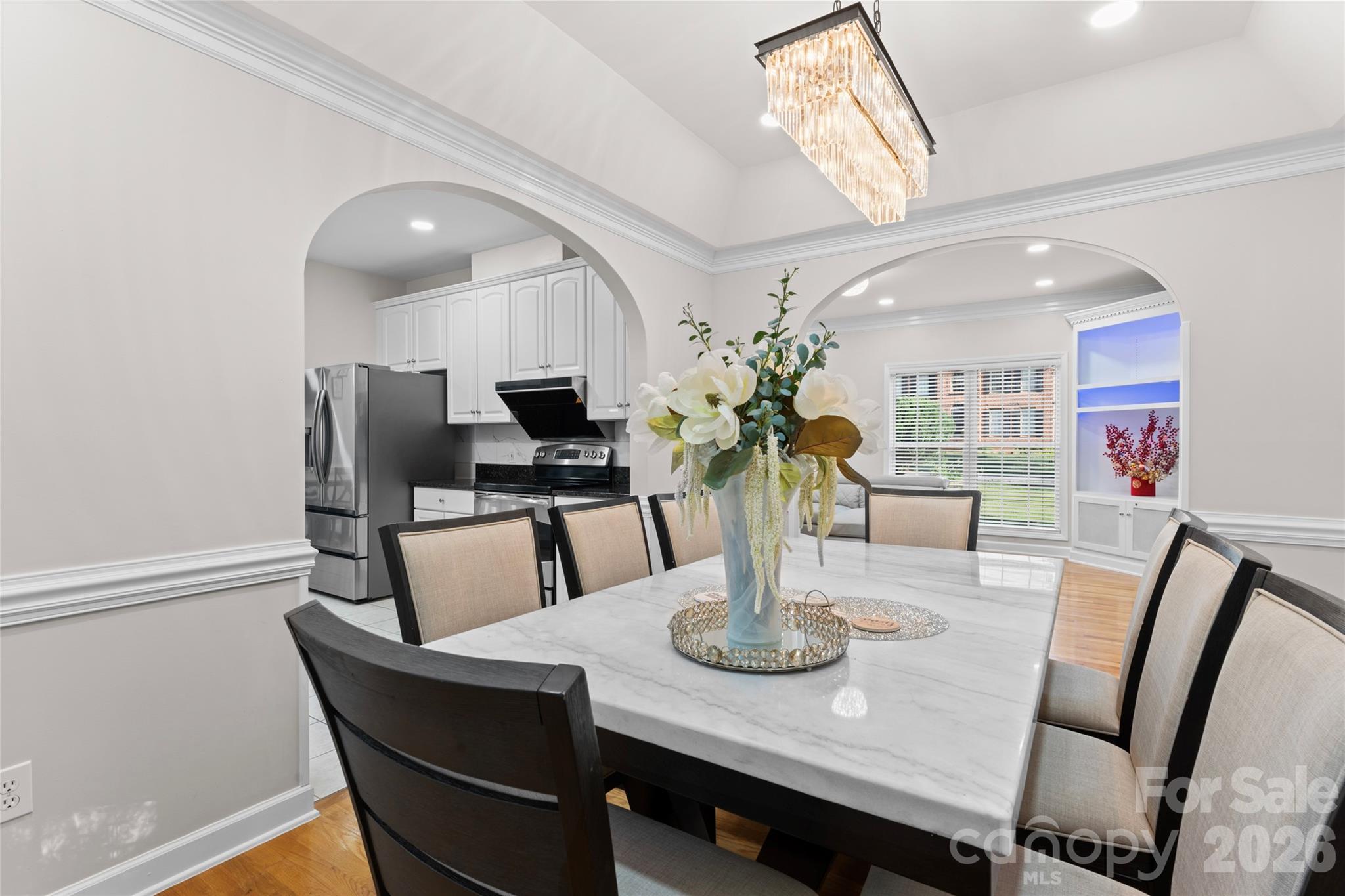 220 35th Avenue NE — Hickory