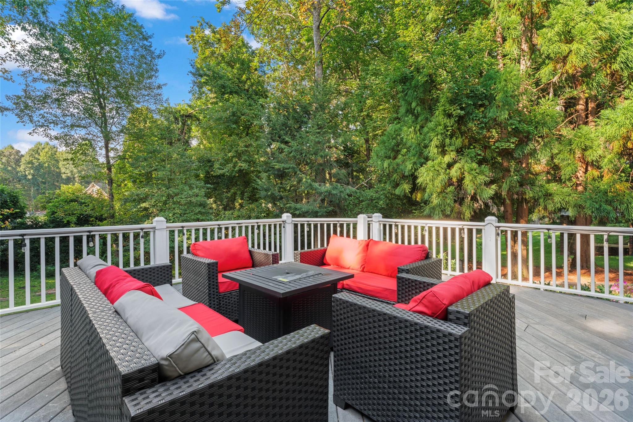 220 35th Avenue NE — Hickory