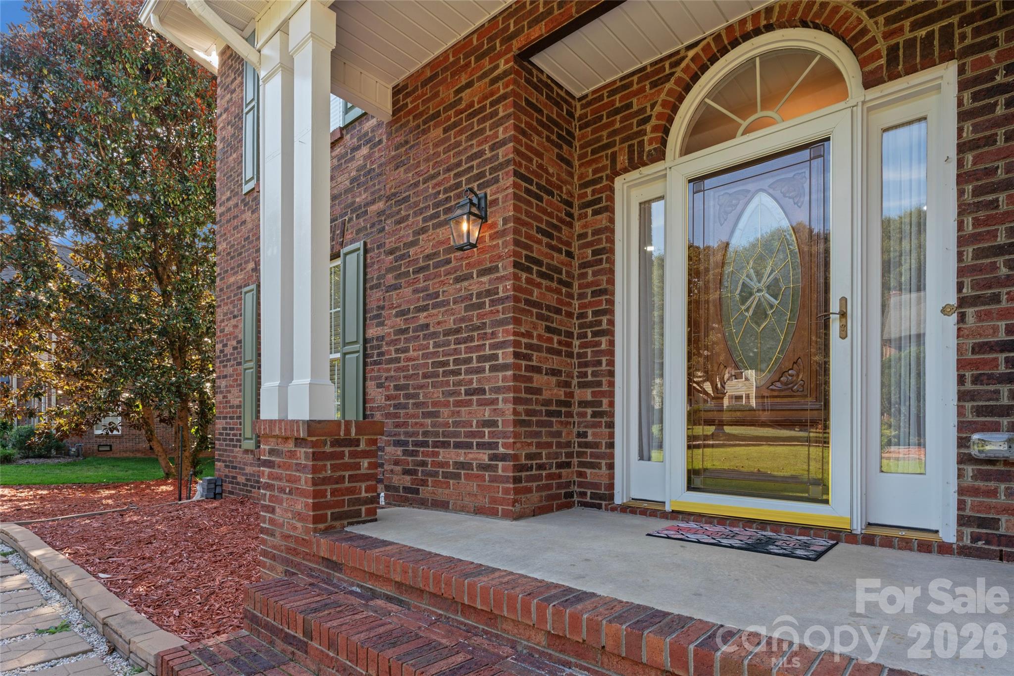 220 35th Avenue NE — Hickory