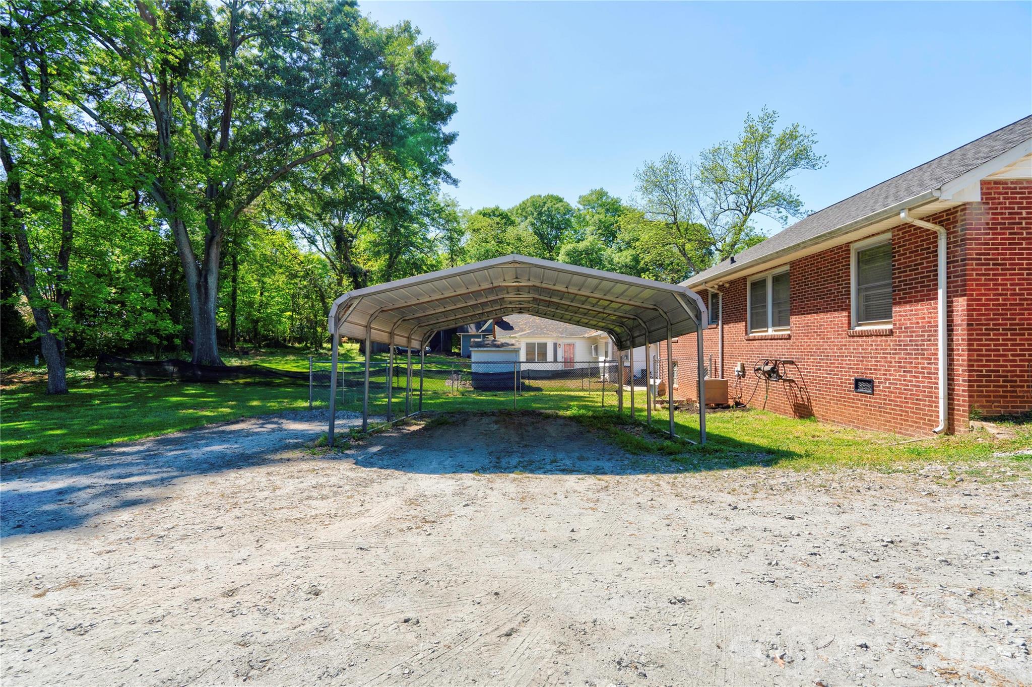 511 W Sumter Street — Shelby