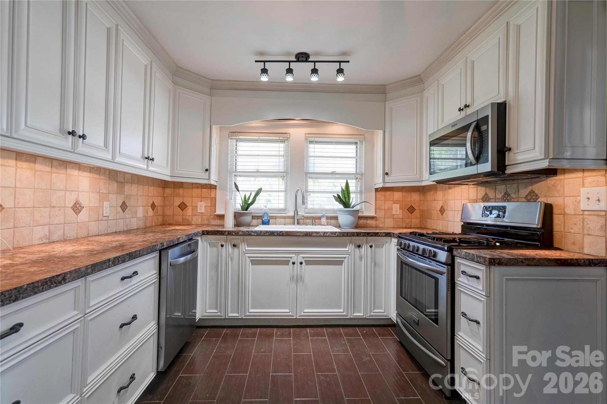 511 W Sumter Street — Shelby