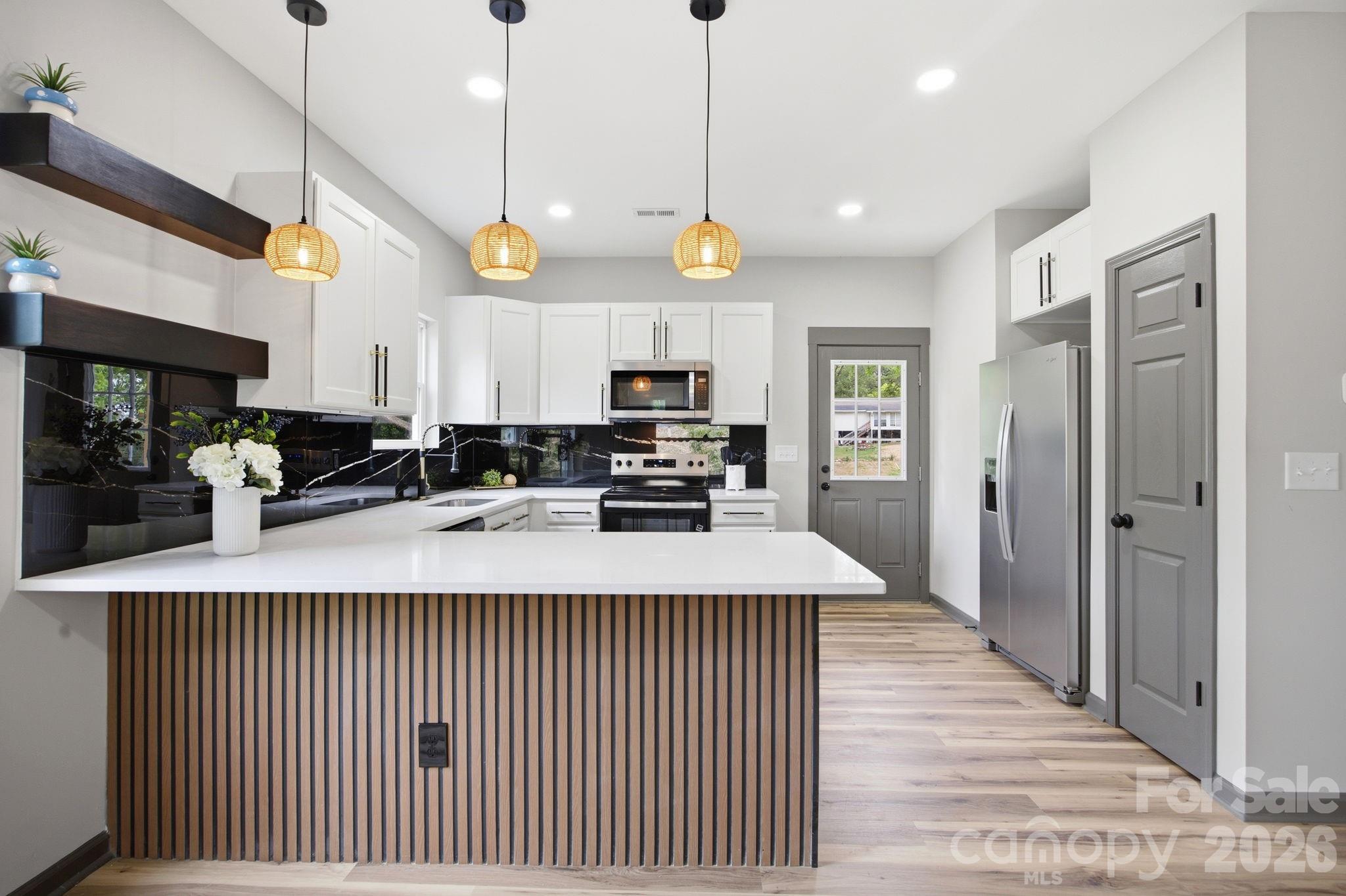 2412 SUMMIT Avenue — Kannapolis