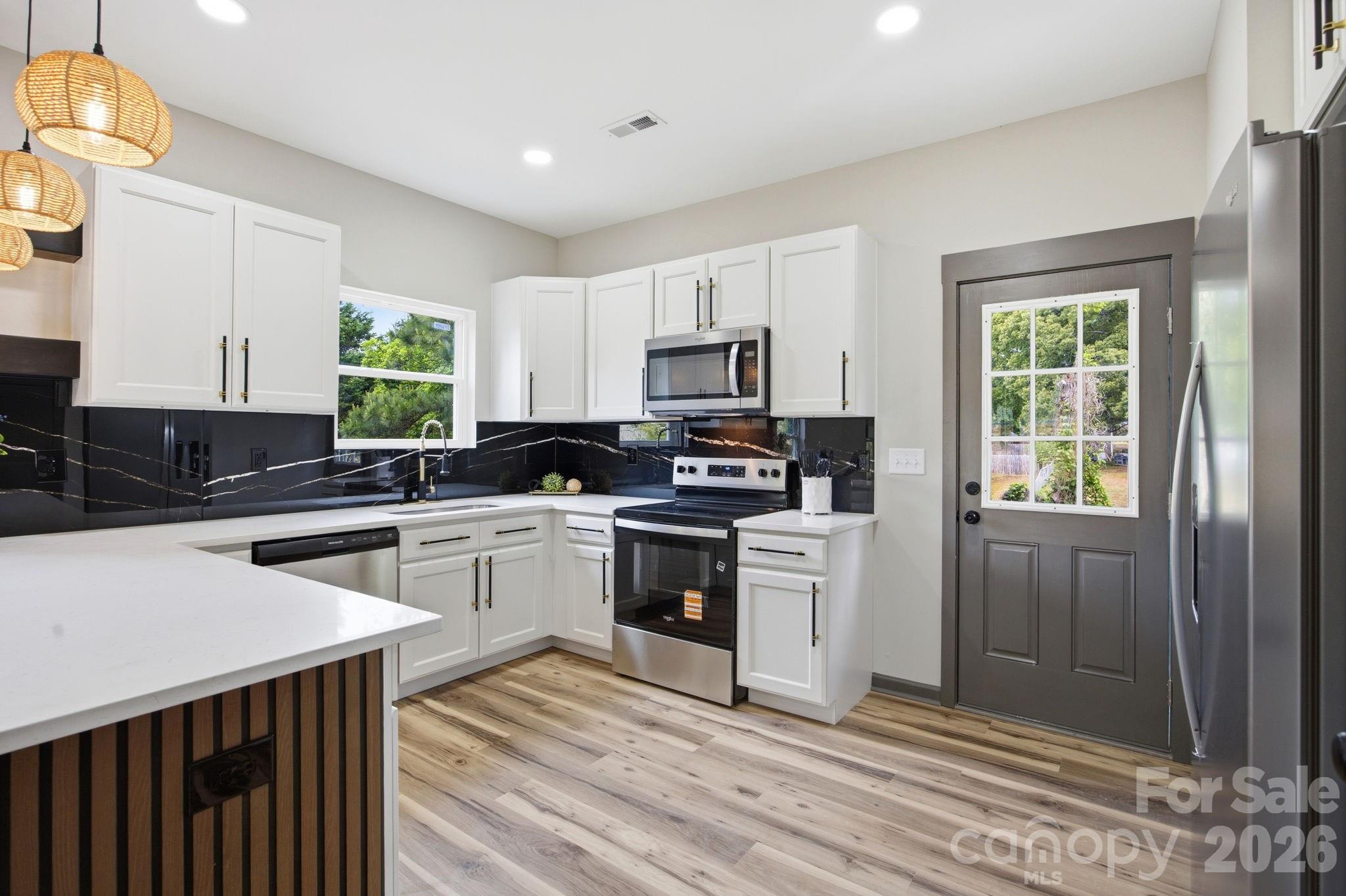 2412 SUMMIT Avenue — Kannapolis
