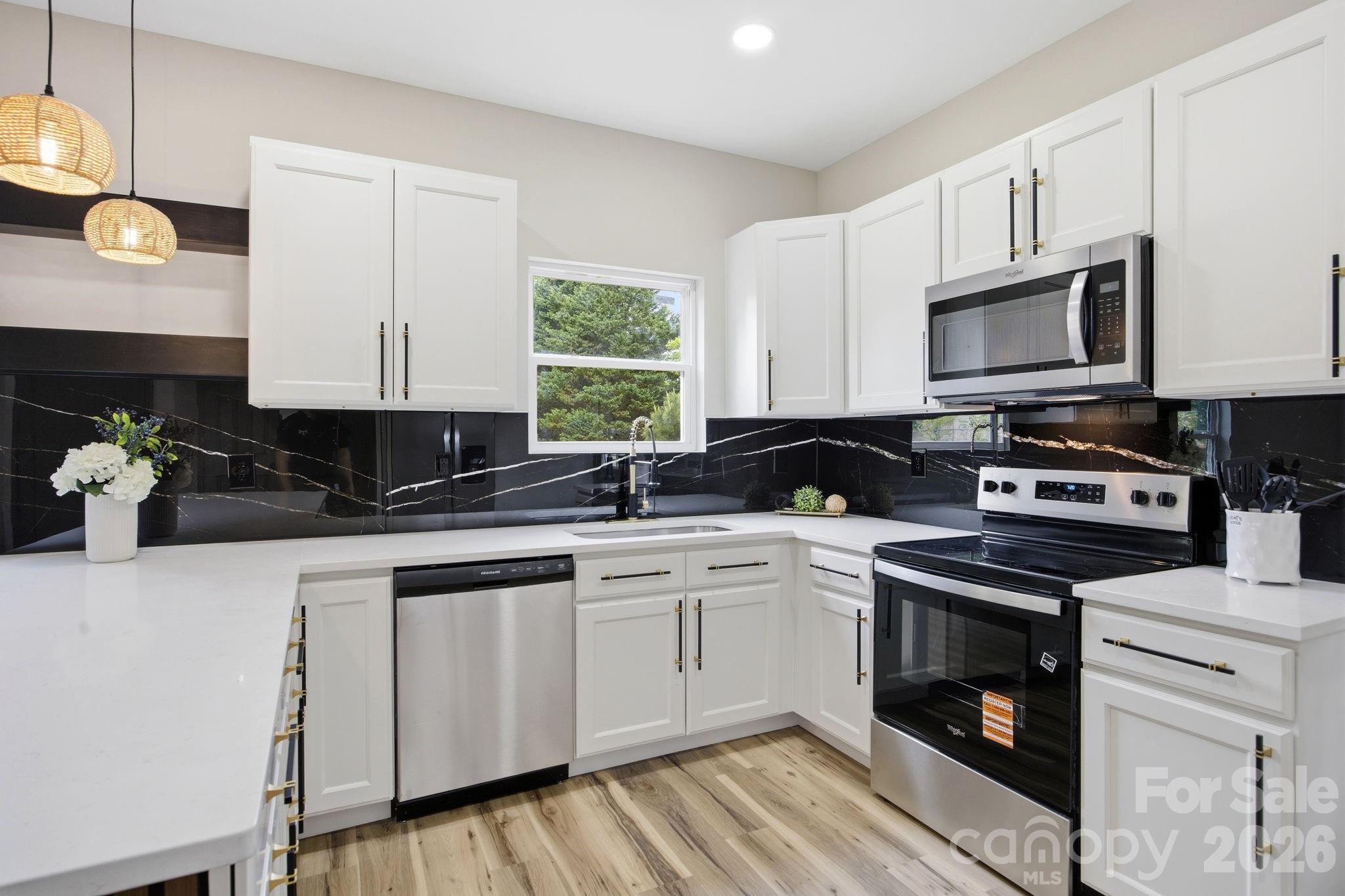 2412 SUMMIT Avenue — Kannapolis