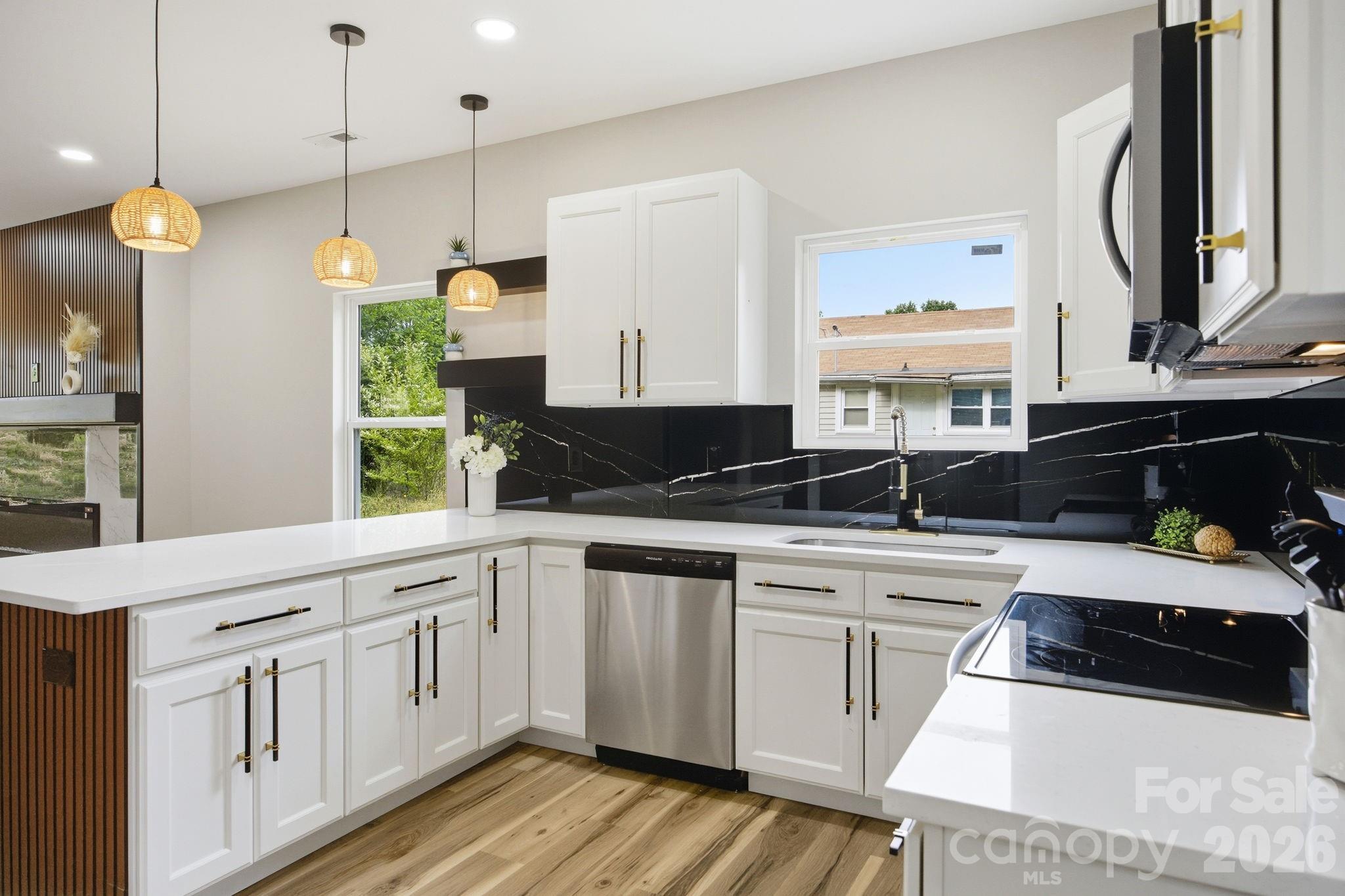2412 SUMMIT Avenue — Kannapolis