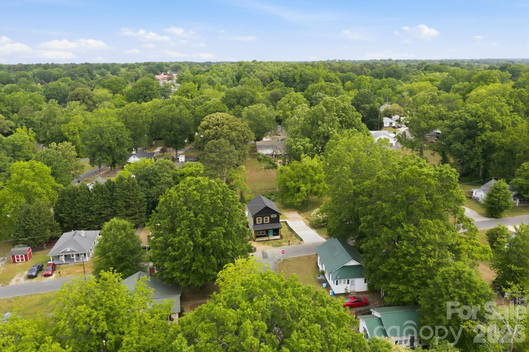 2412 SUMMIT Avenue — Kannapolis