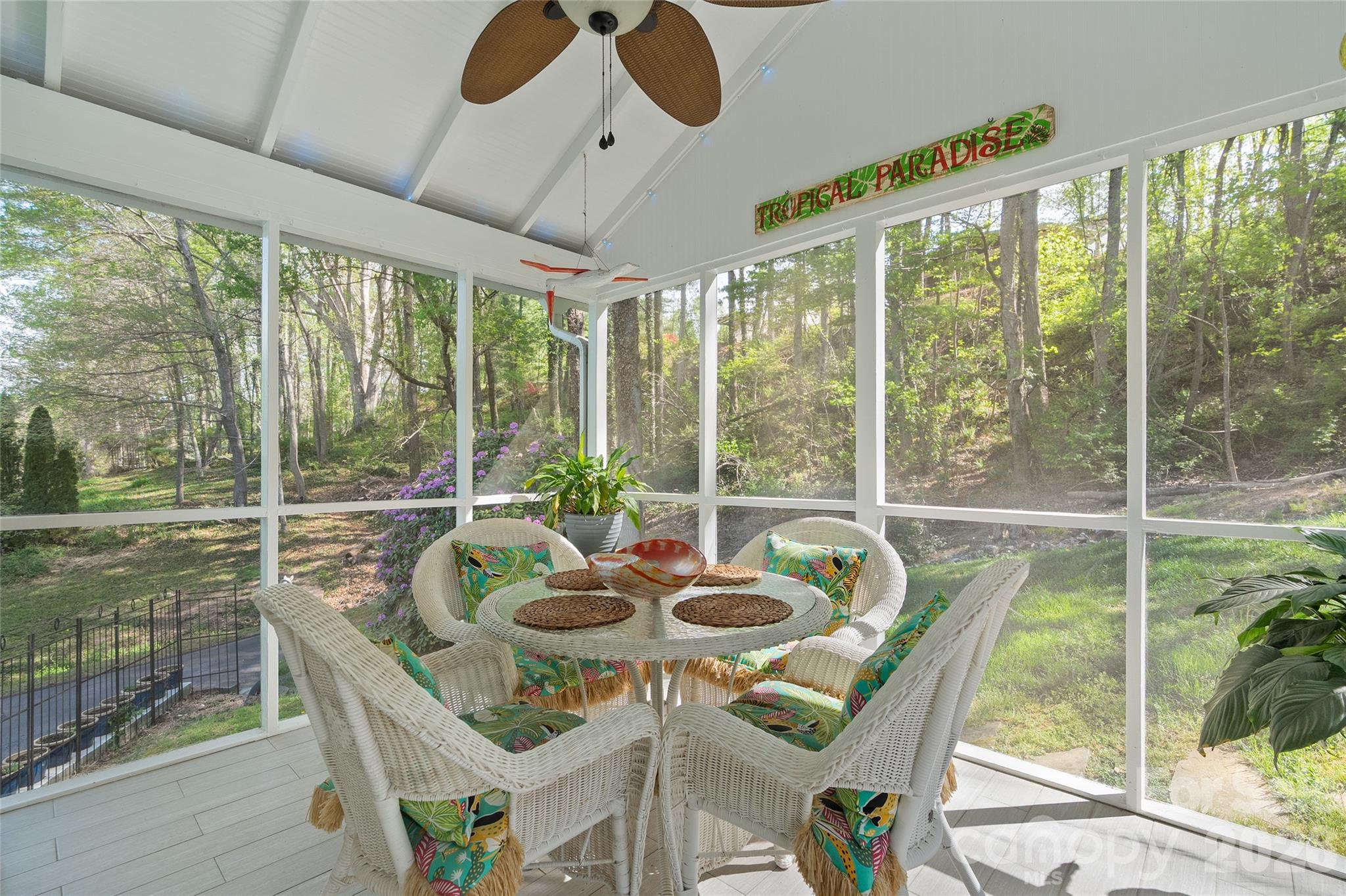119 Friendly Lane — Asheville