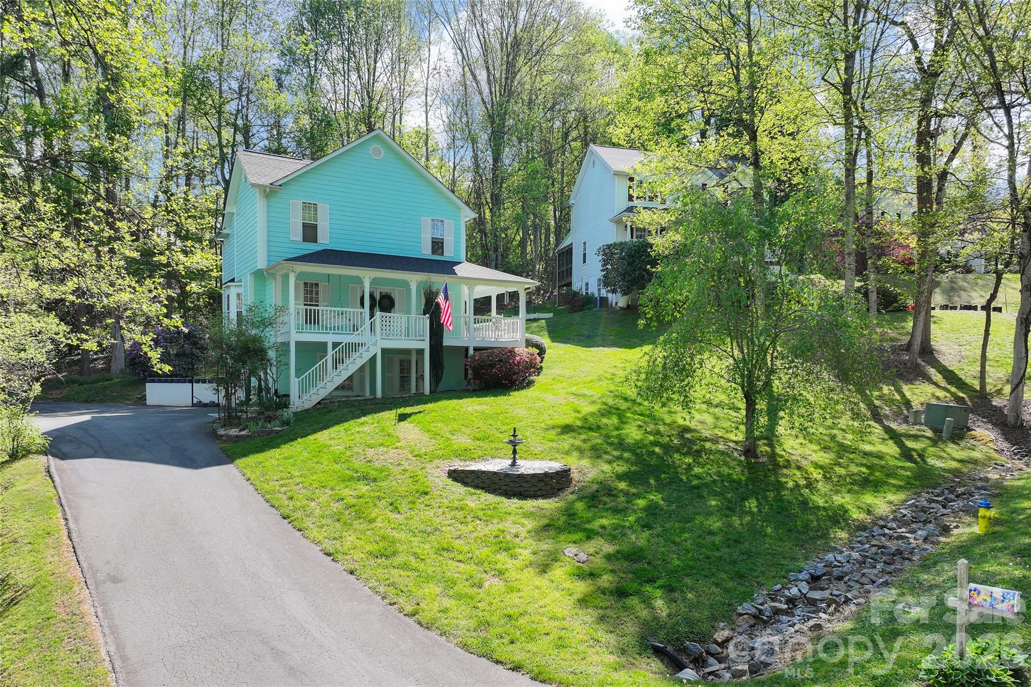 119 Friendly Lane — Asheville
