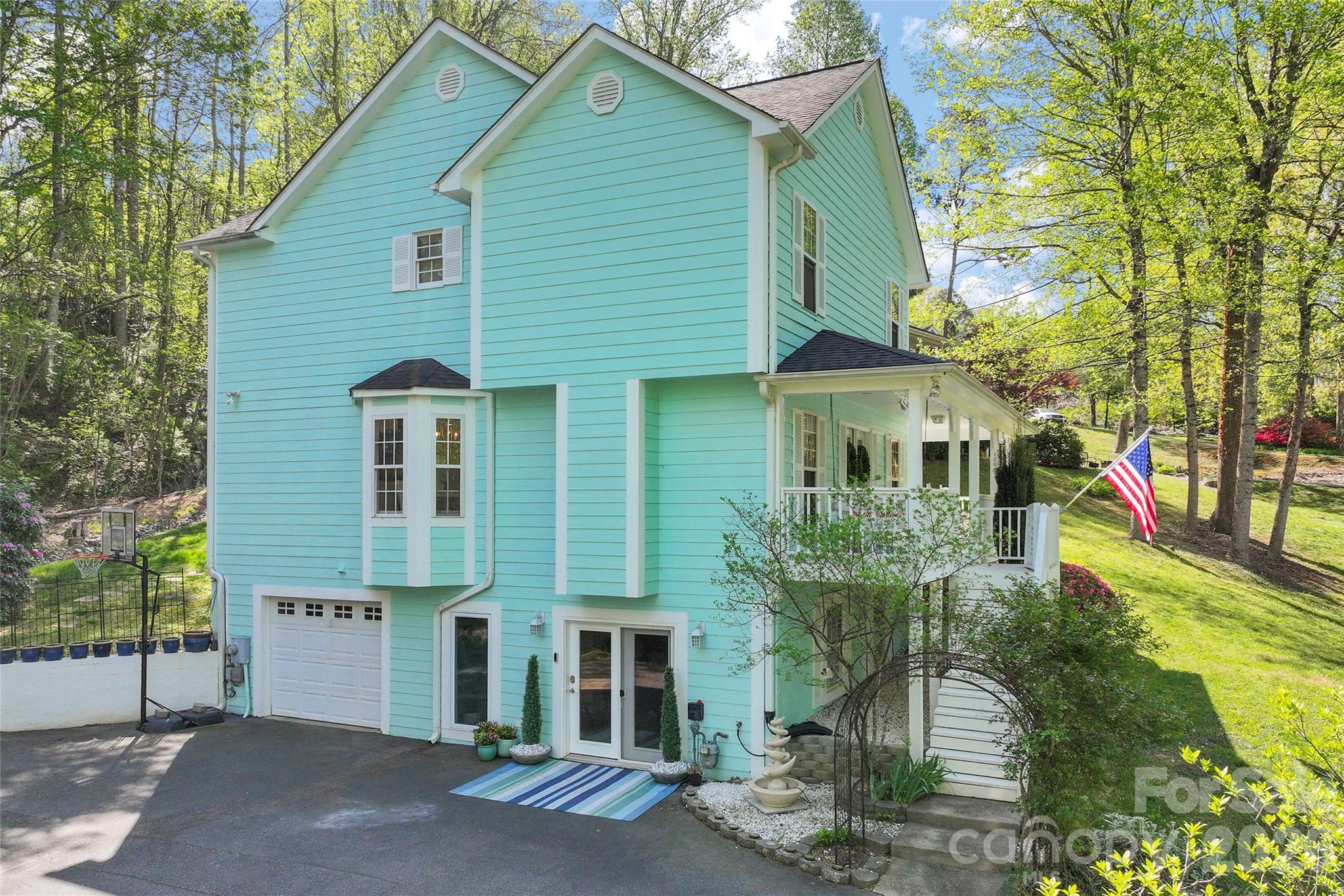 119 Friendly Lane — Asheville