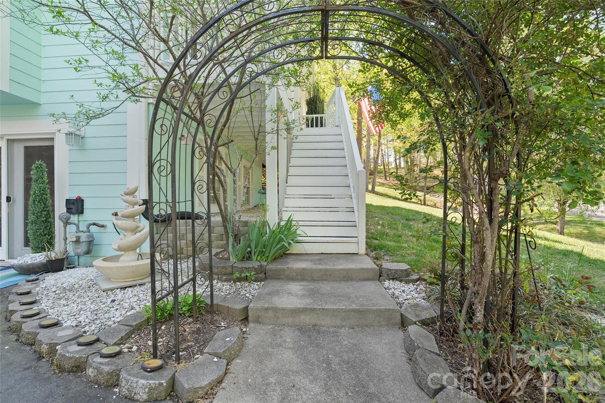 119 Friendly Lane — Asheville