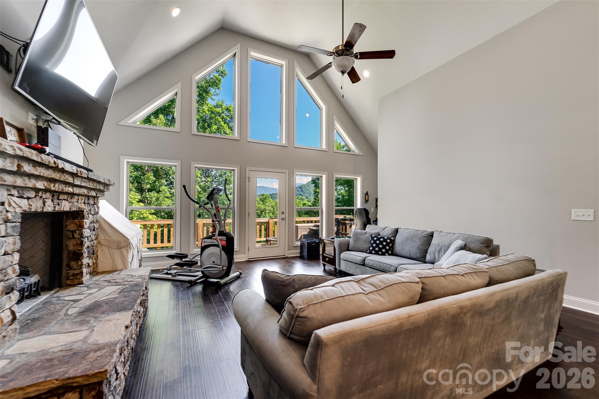 266 Egret Lane — Sylva