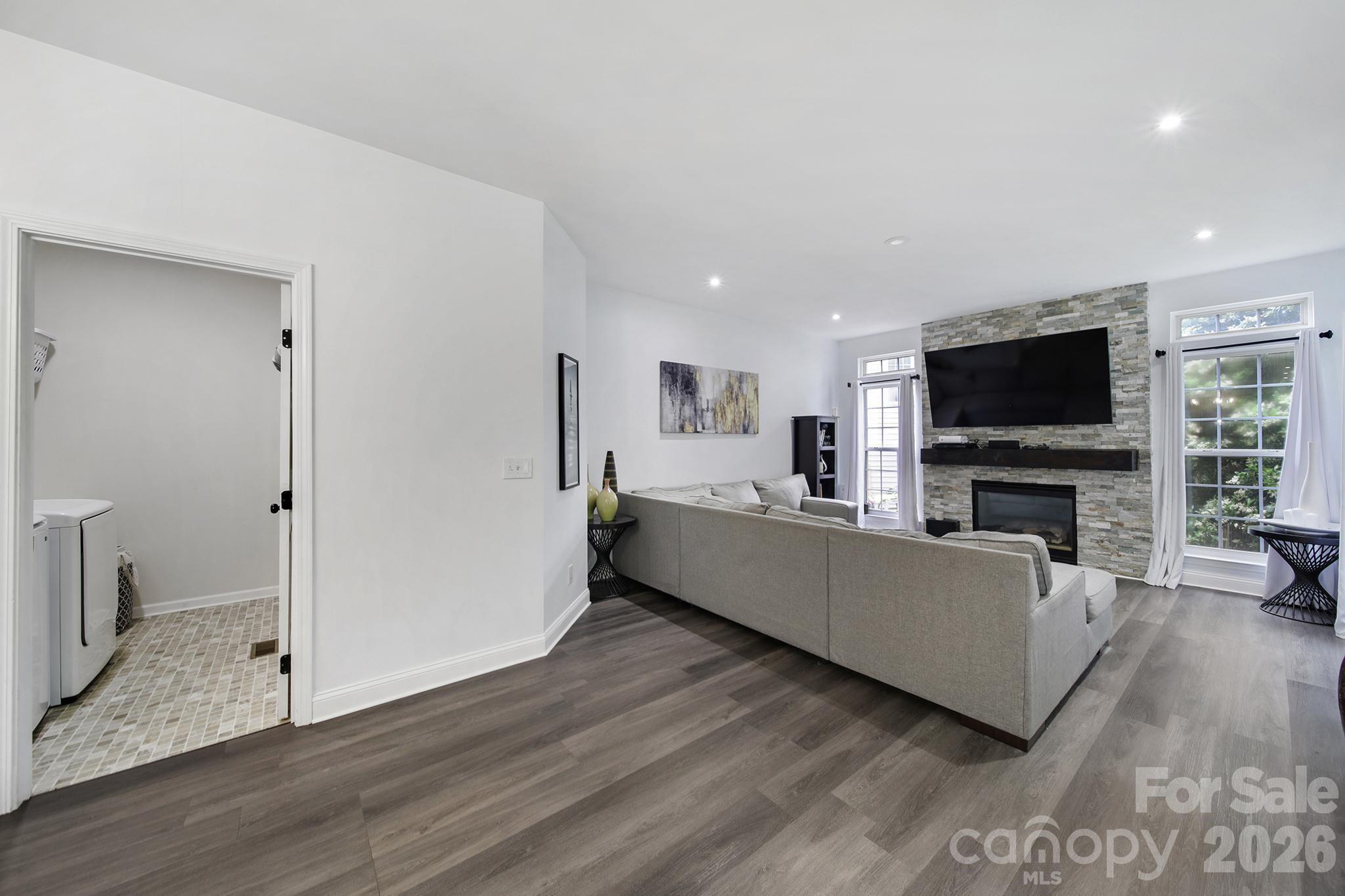 9954 Mitchell Glen Drive — Charlotte