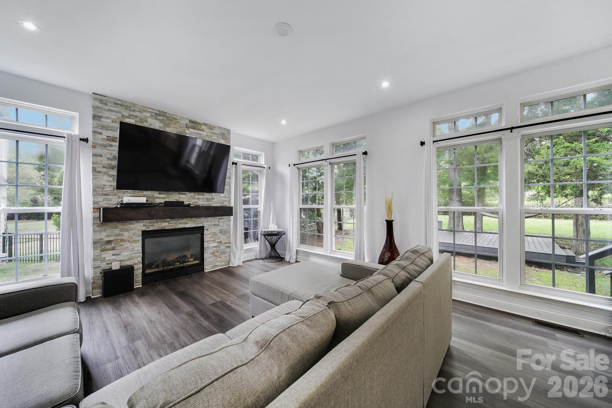 9954 Mitchell Glen Drive — Charlotte