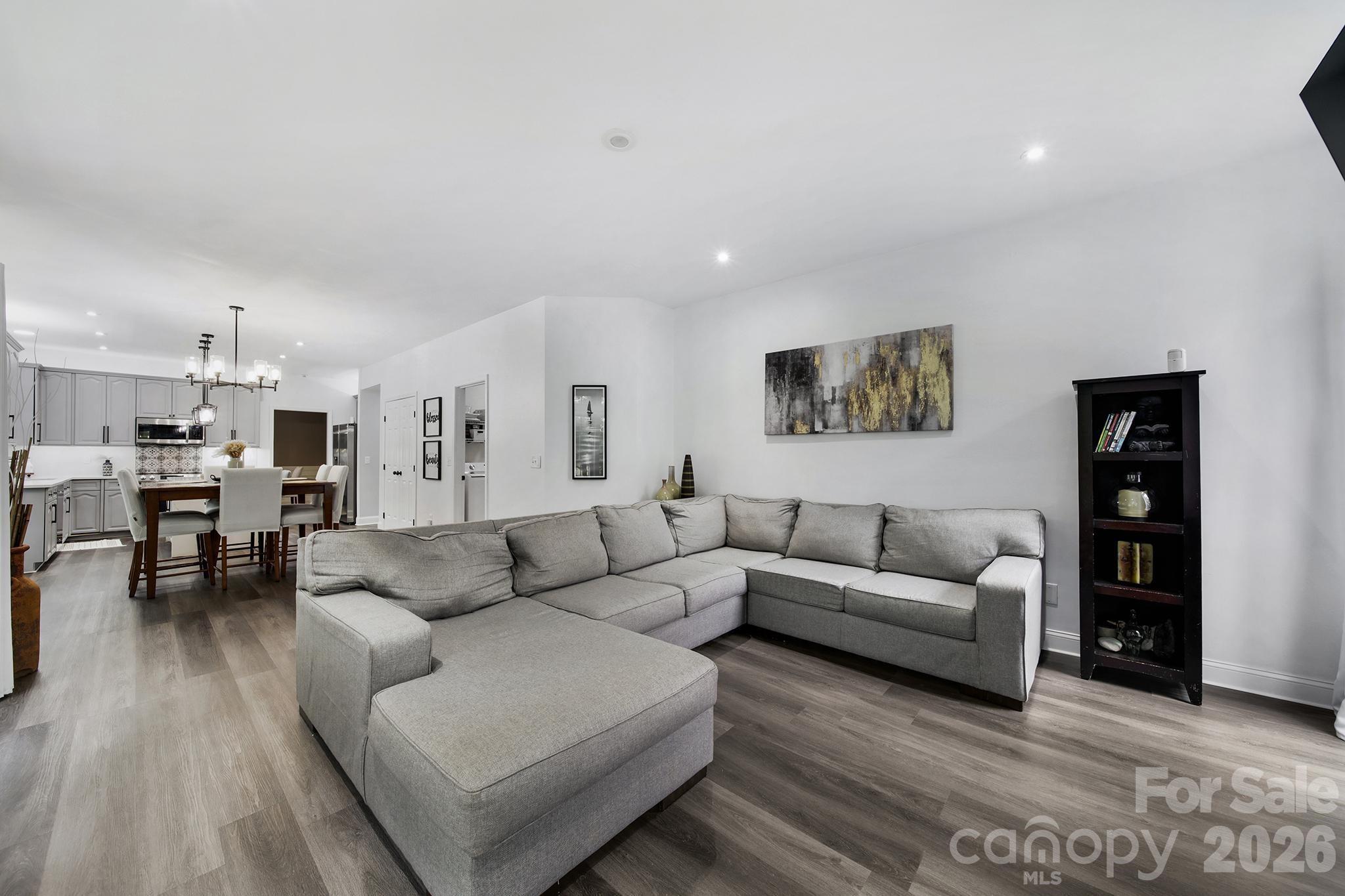9954 Mitchell Glen Drive — Charlotte