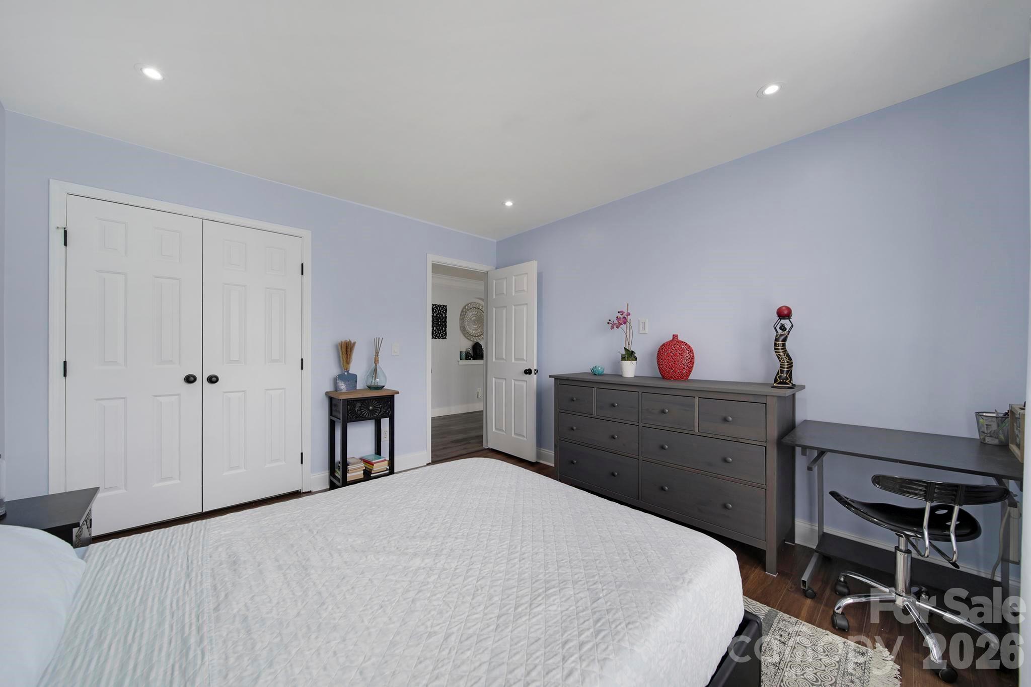 9954 Mitchell Glen Drive — Charlotte