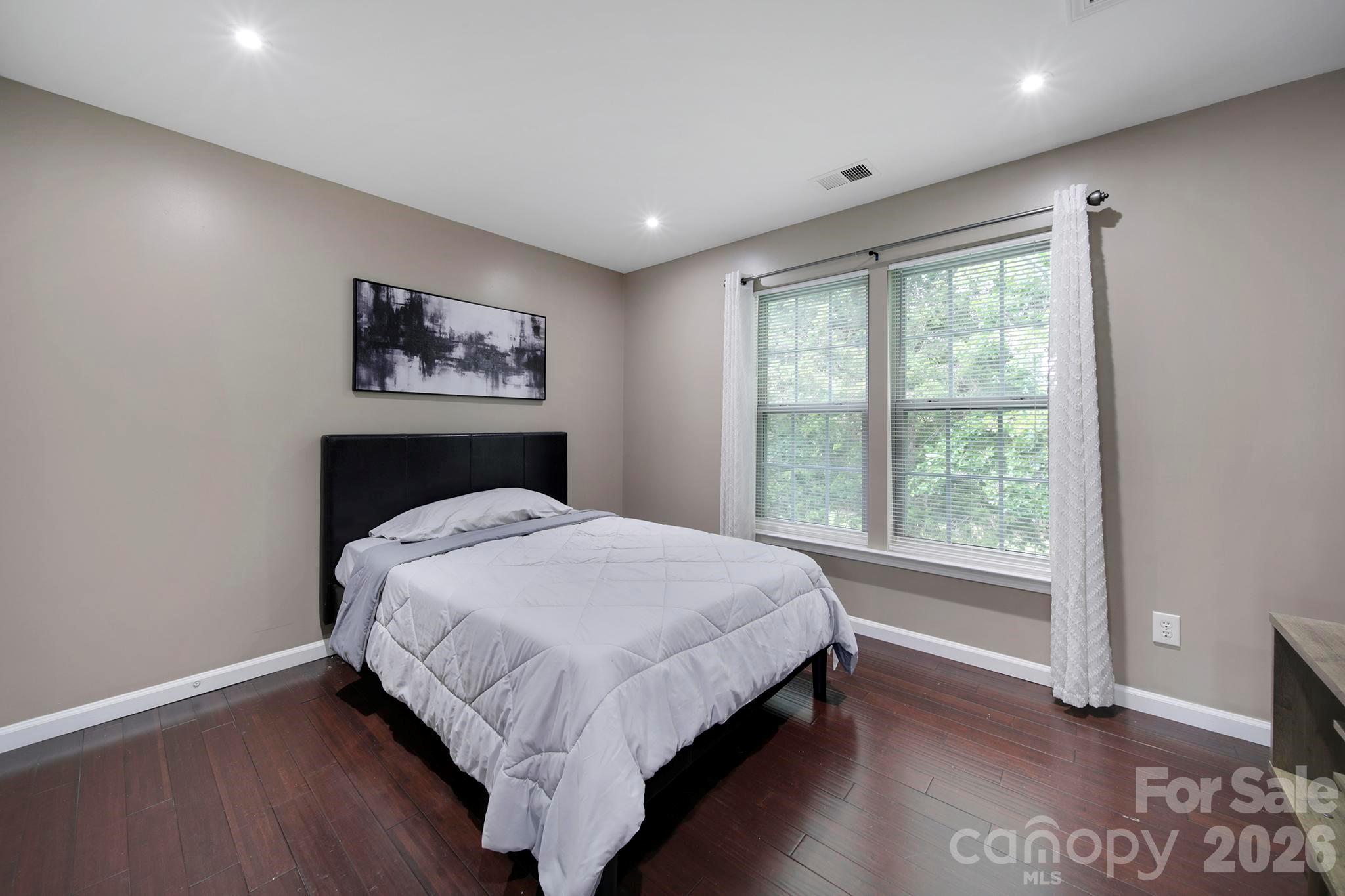 9954 Mitchell Glen Drive — Charlotte