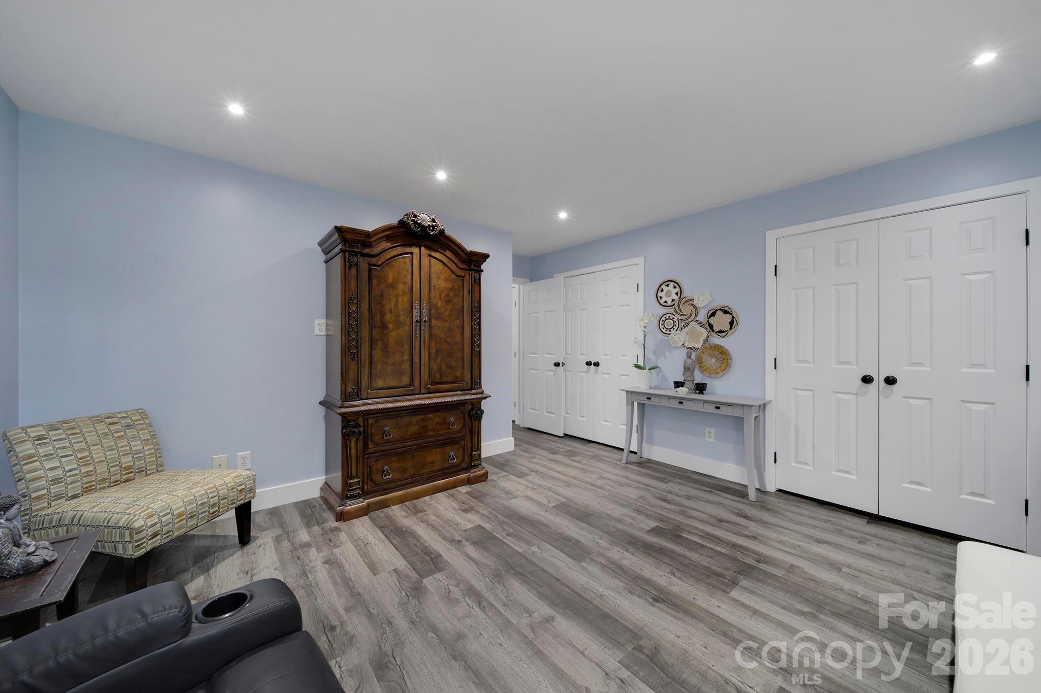 9954 Mitchell Glen Drive — Charlotte