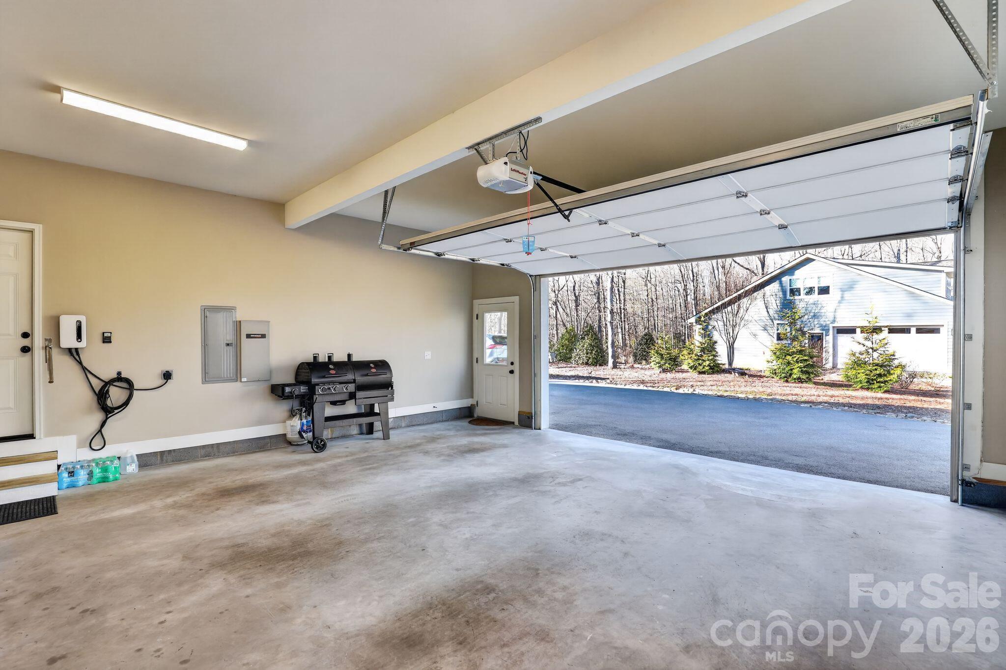 3757 Laurel Park Highway — Hendersonville