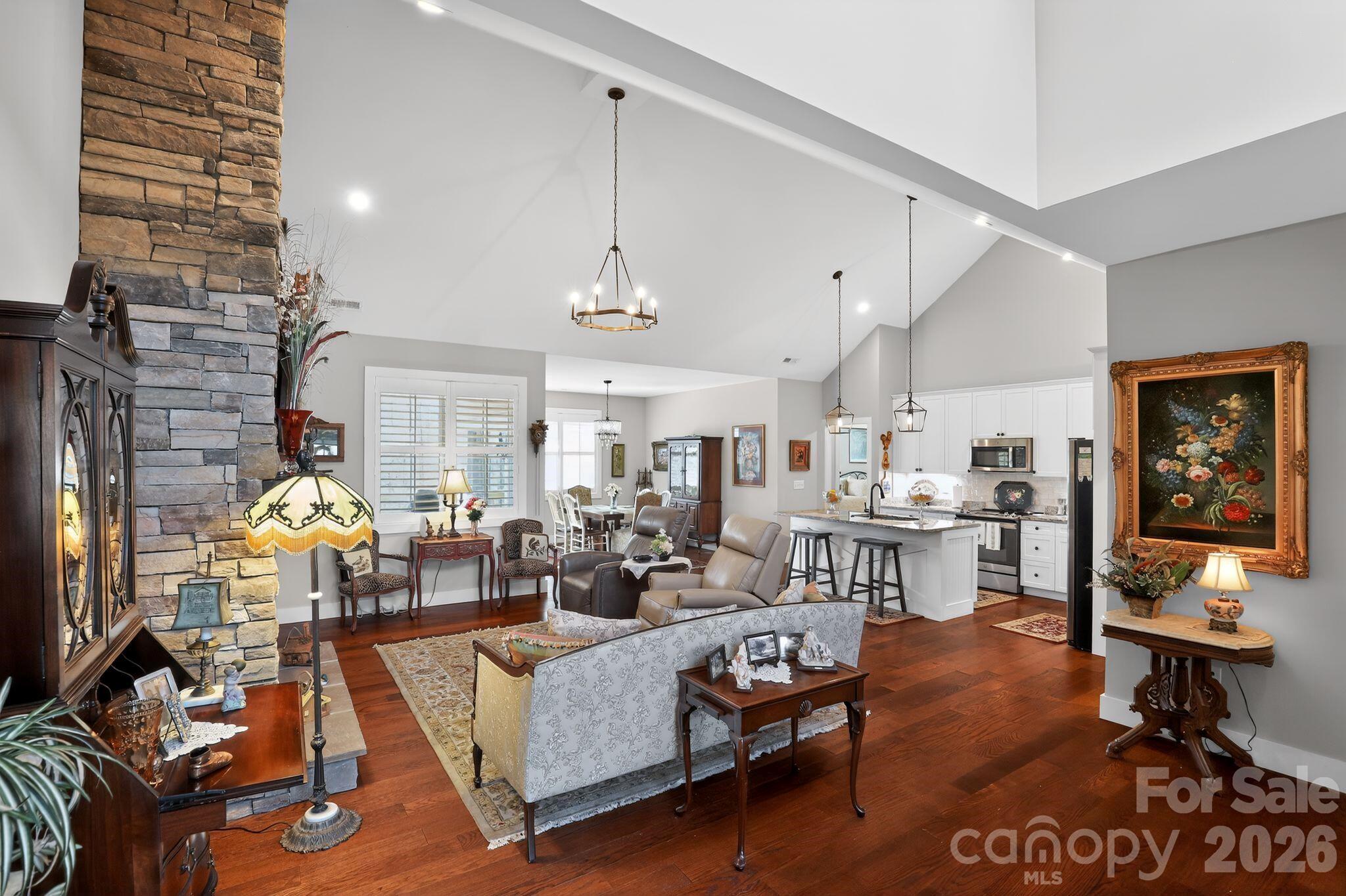3757 Laurel Park Highway — Hendersonville