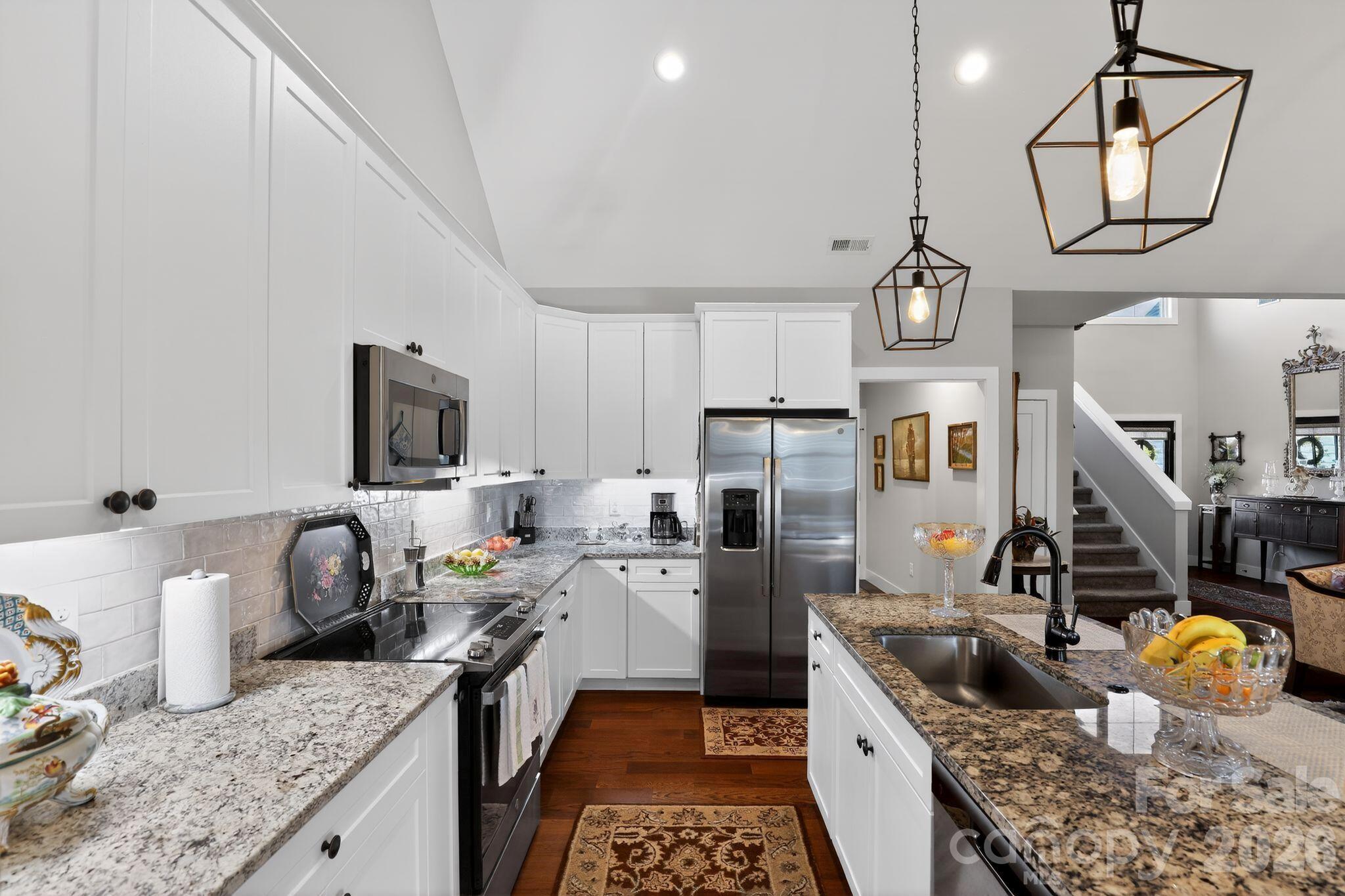 3757 Laurel Park Highway — Hendersonville