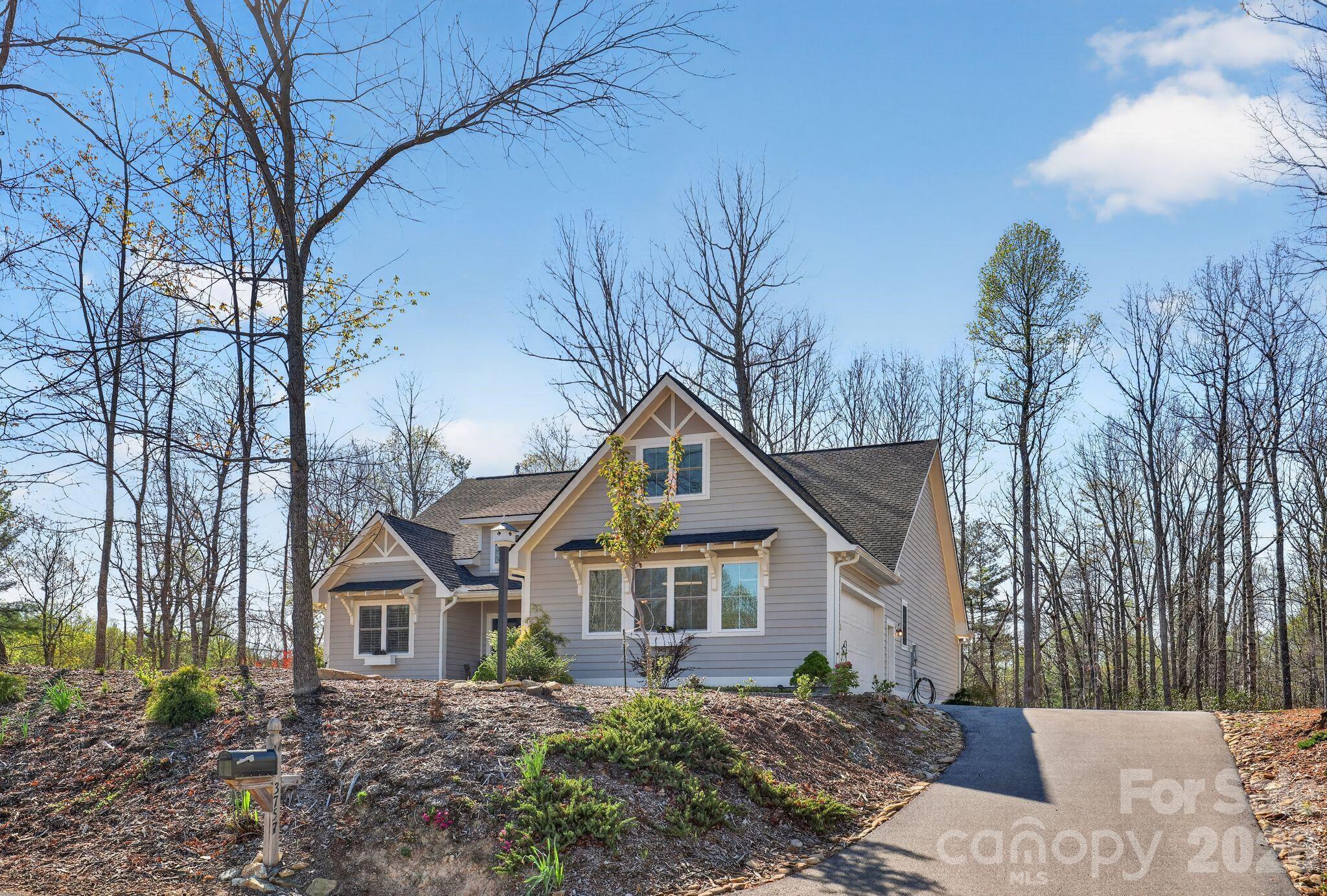 3757 Laurel Park Highway — Hendersonville