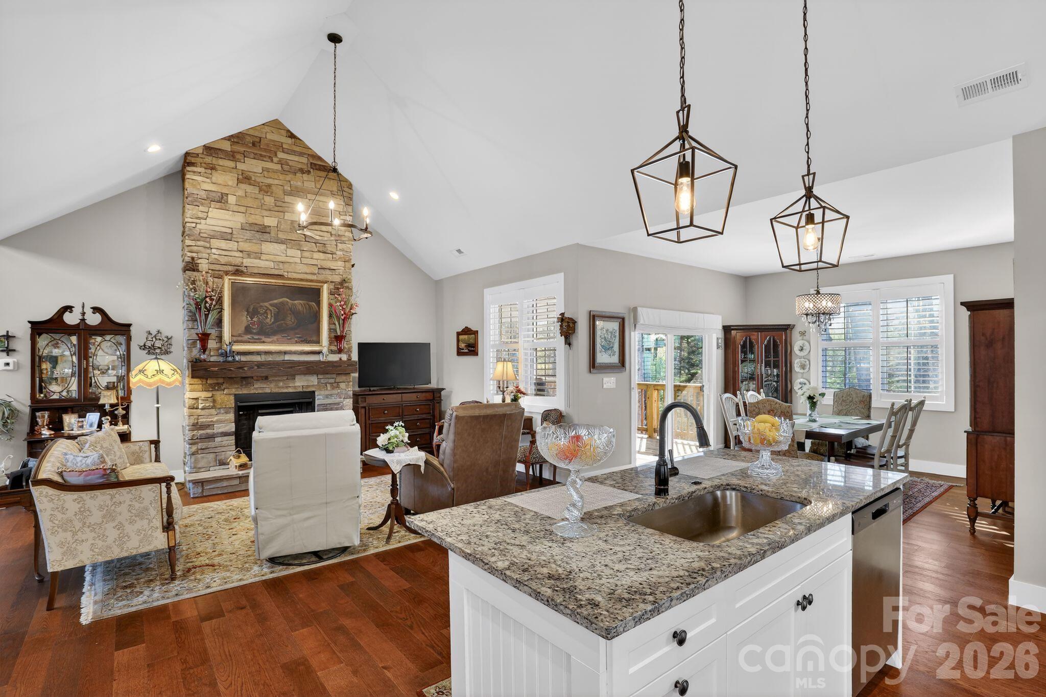 3757 Laurel Park Highway — Hendersonville