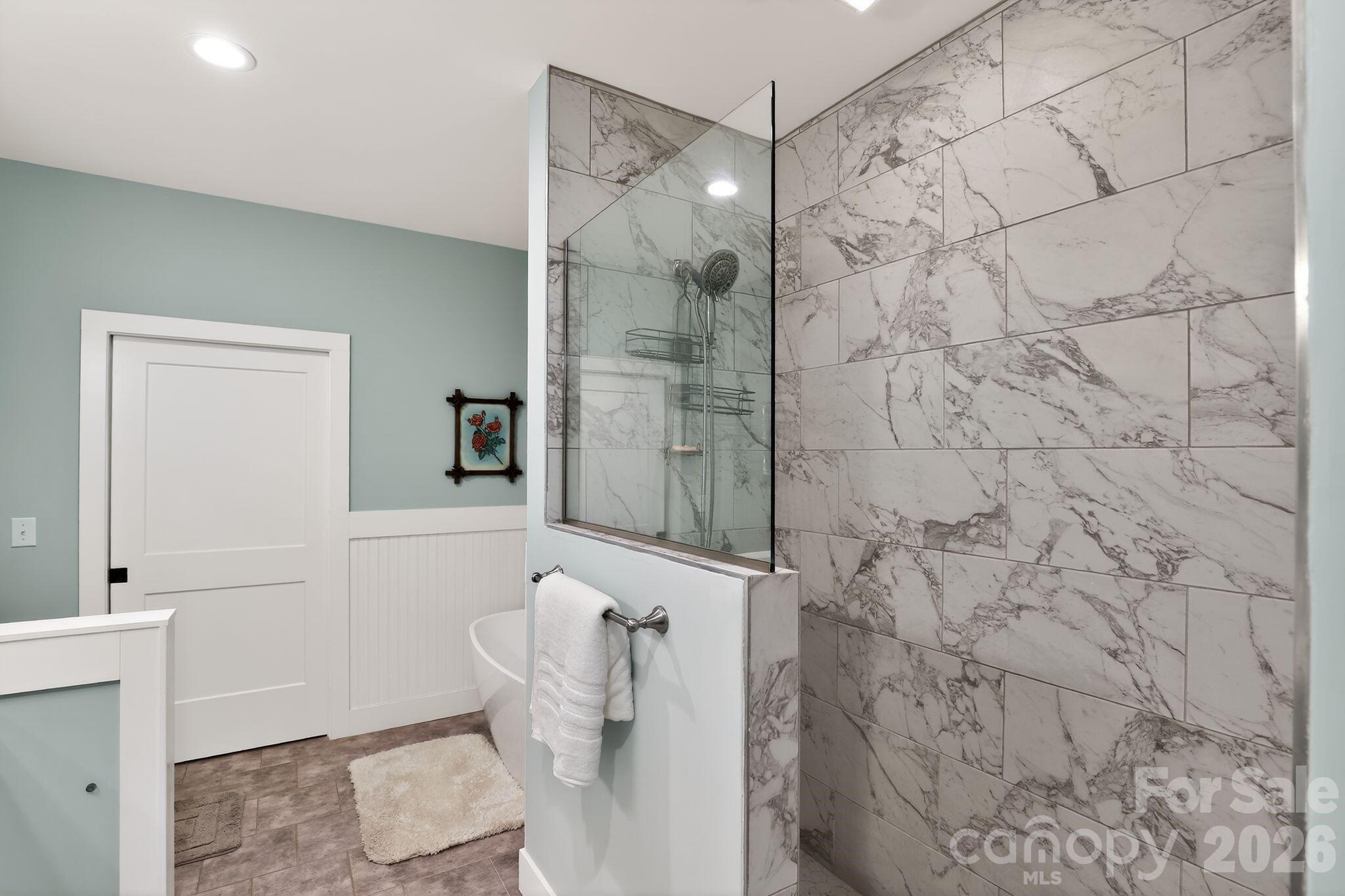 3757 Laurel Park Highway — Hendersonville