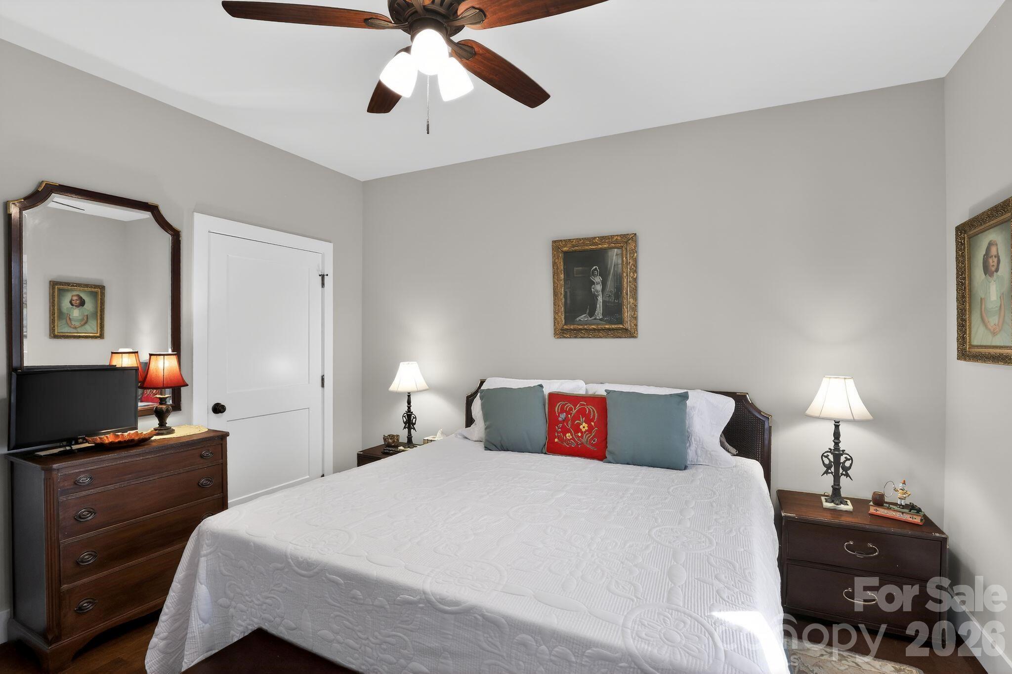 3757 Laurel Park Highway — Hendersonville