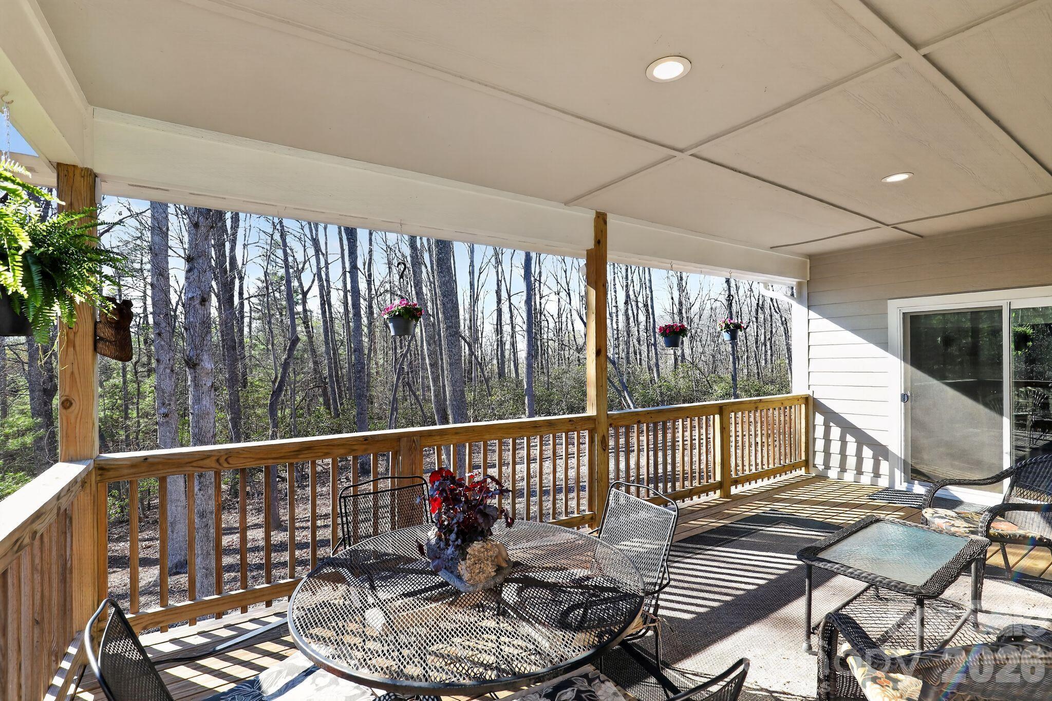 3757 Laurel Park Highway — Hendersonville